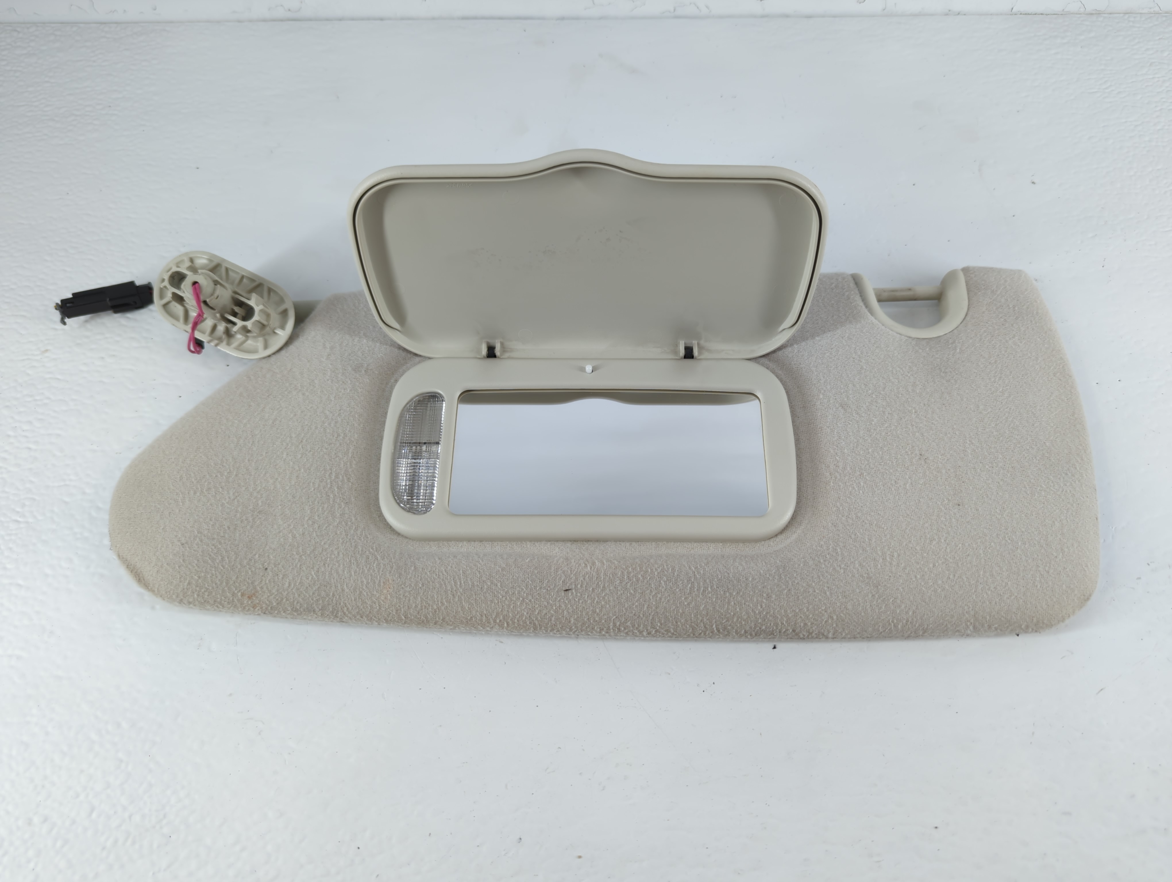 Picture of 2003-2003 Dodge Durango Driver Sun Visor Mirror Left Sunvisor 795782