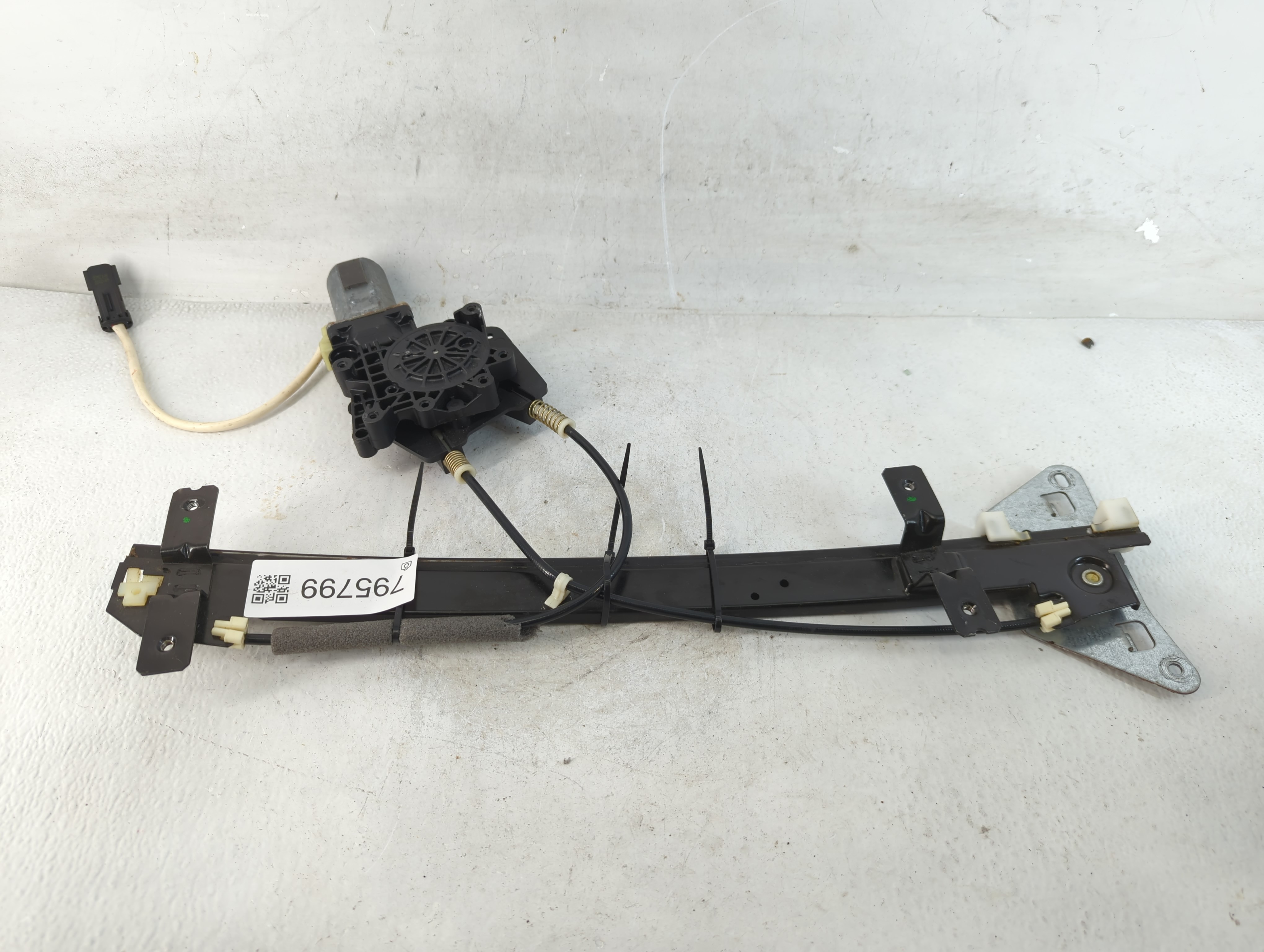 Picture of 2001-2003 Dodge Durango Window Regulator Passenger Front 795799