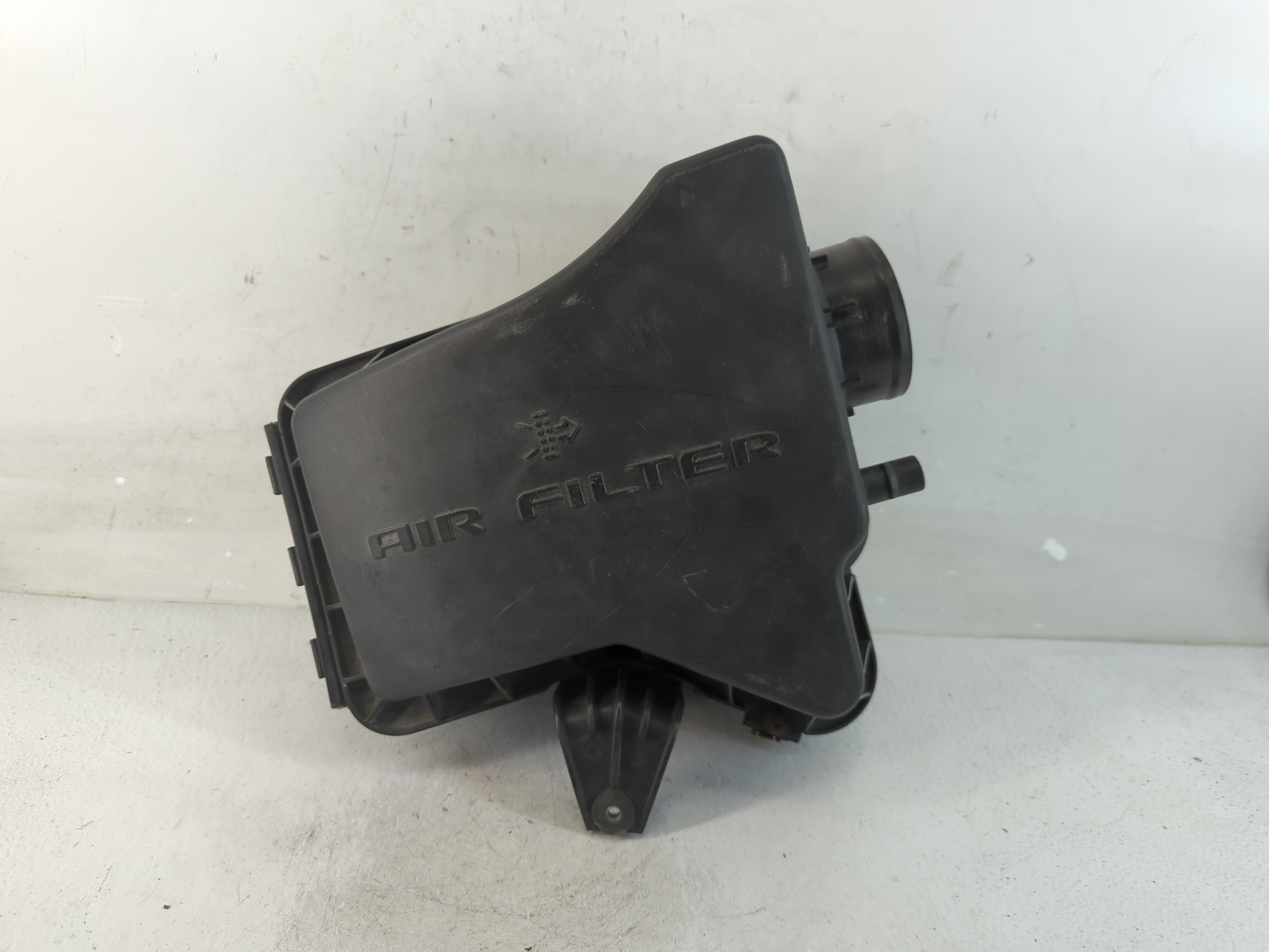 Picture of 2000-2003 Dodge Durango Air Cleaner Intake-duct Hose Tube 795811