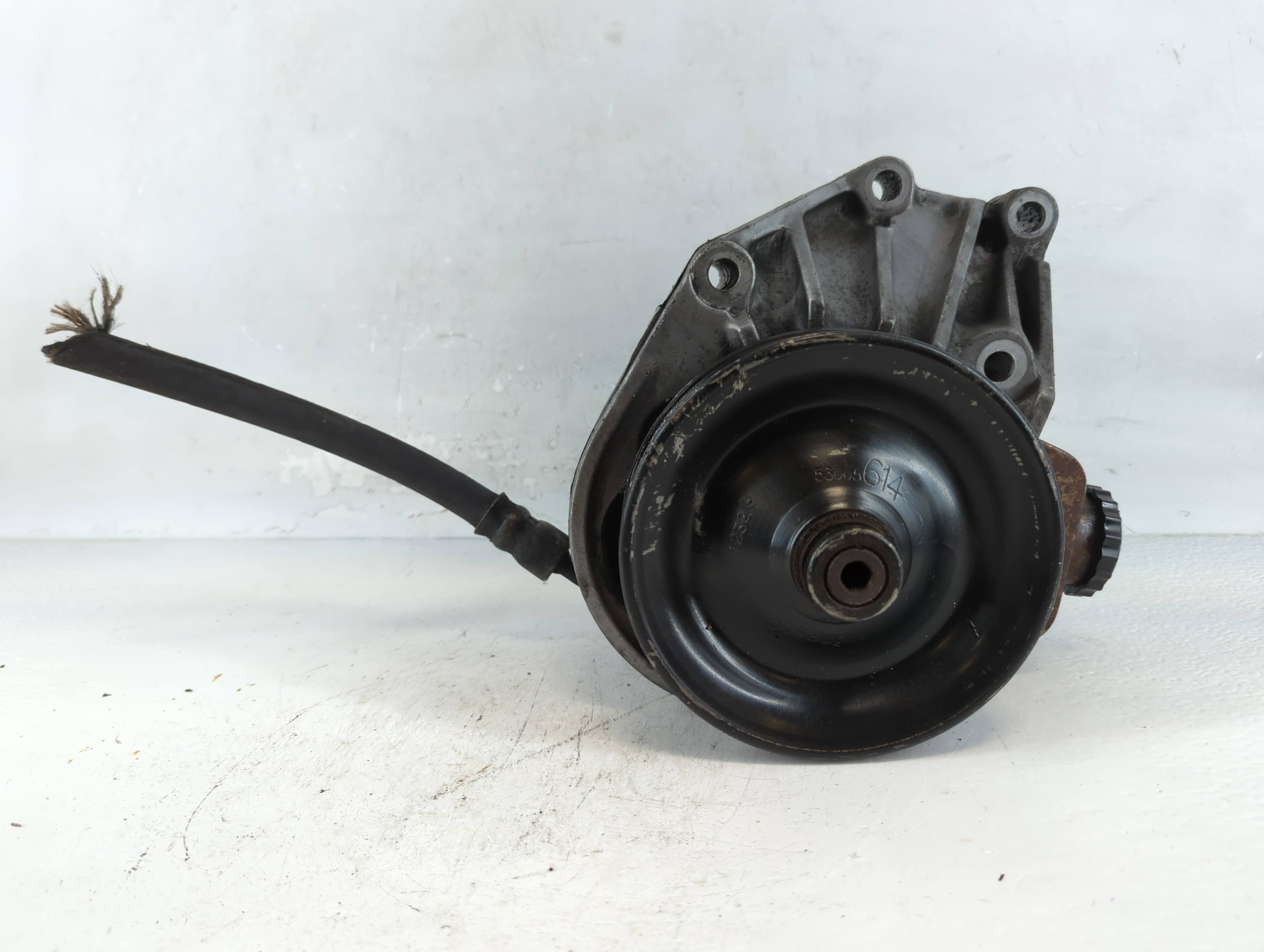 Picture of 1998-2003 Dodge Durango Power Steering Column Pump Oem 795822