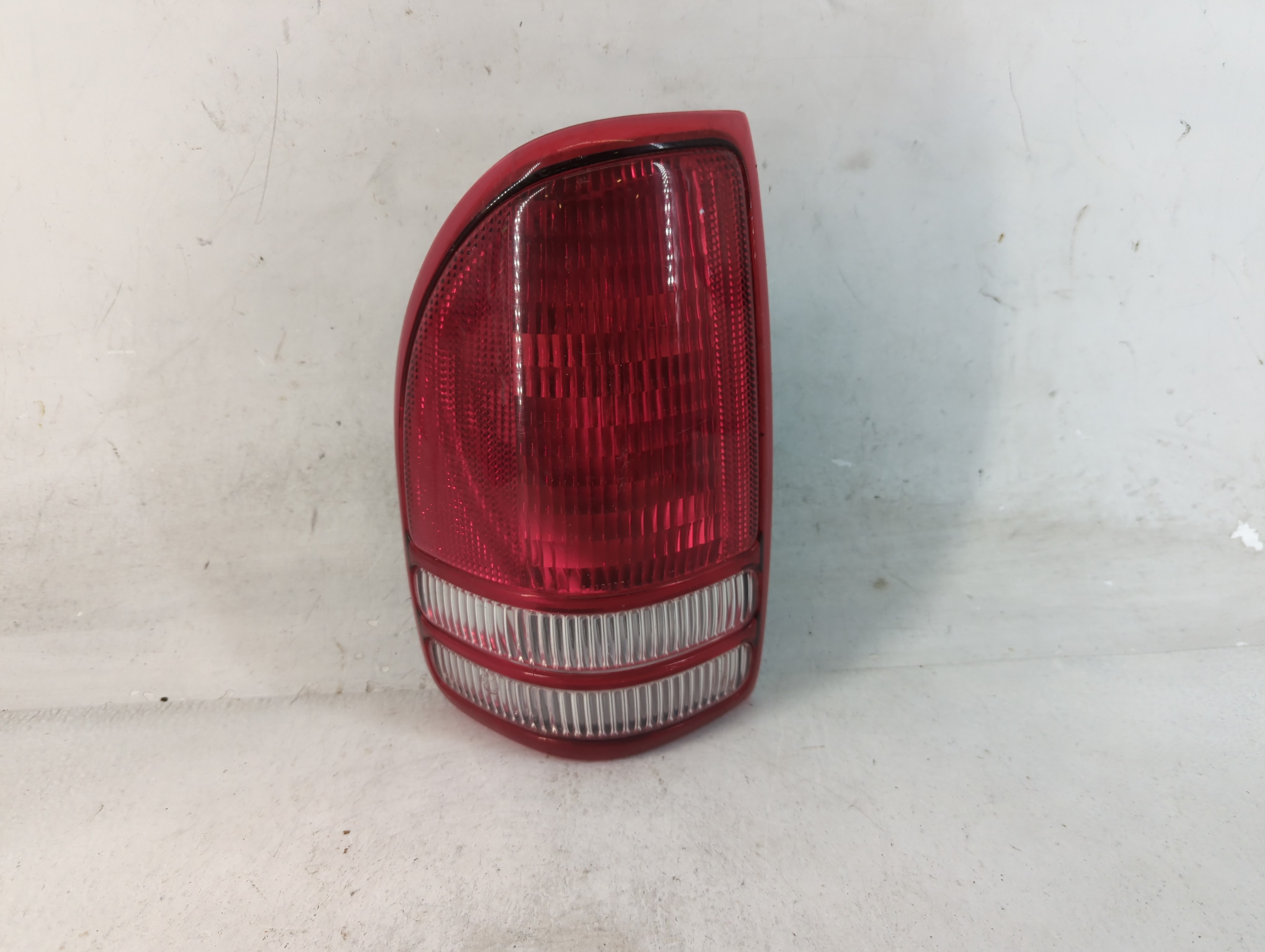 1997-2004 Dodge Dakota Driver Left Side Tail Light Taillight Oem 795853 - Oemusedautoparts1.com