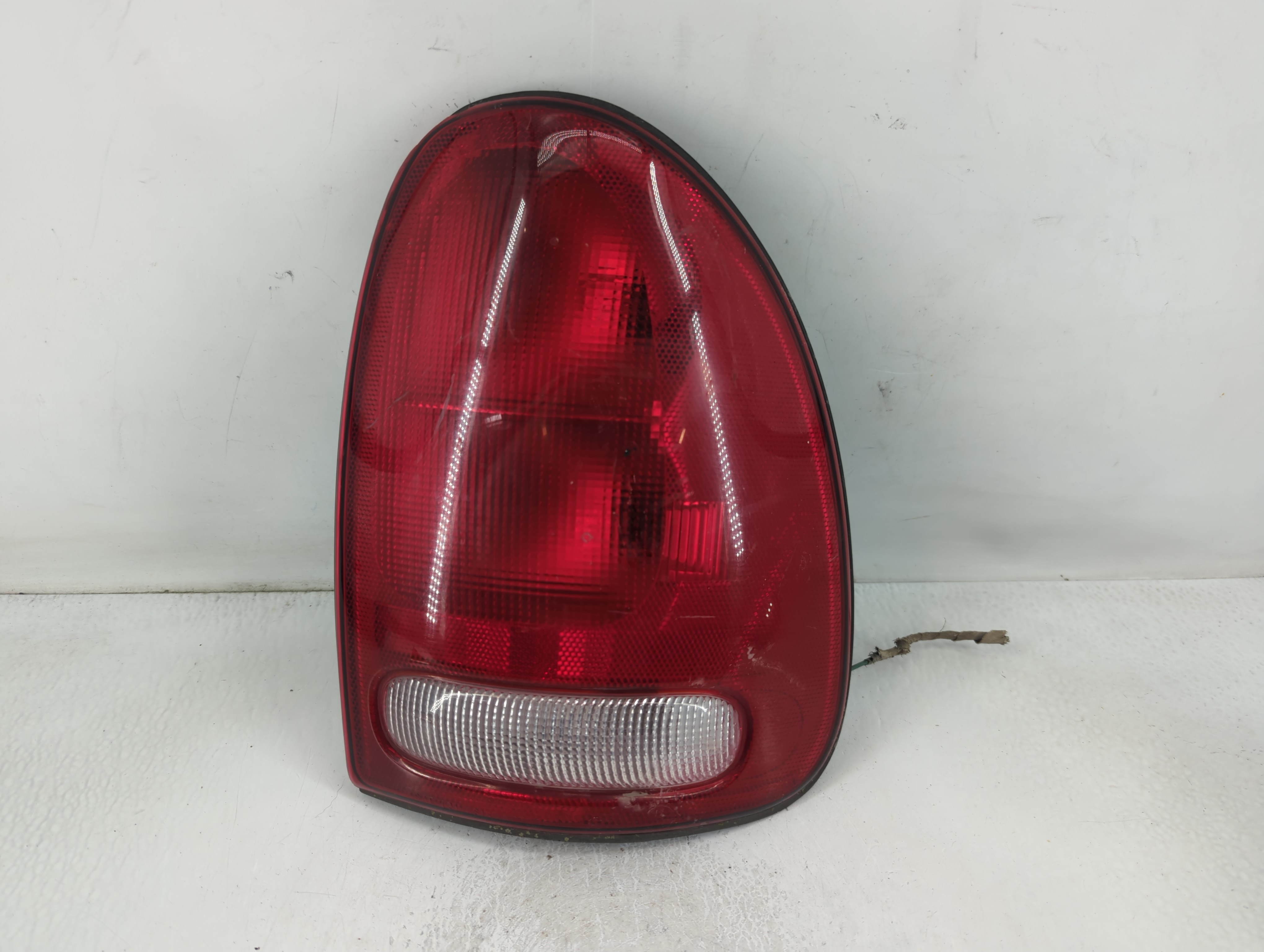 Picture of 1998-2003 Dodge Durango Passenger Right Side Tail Light Taillight Oem 795917