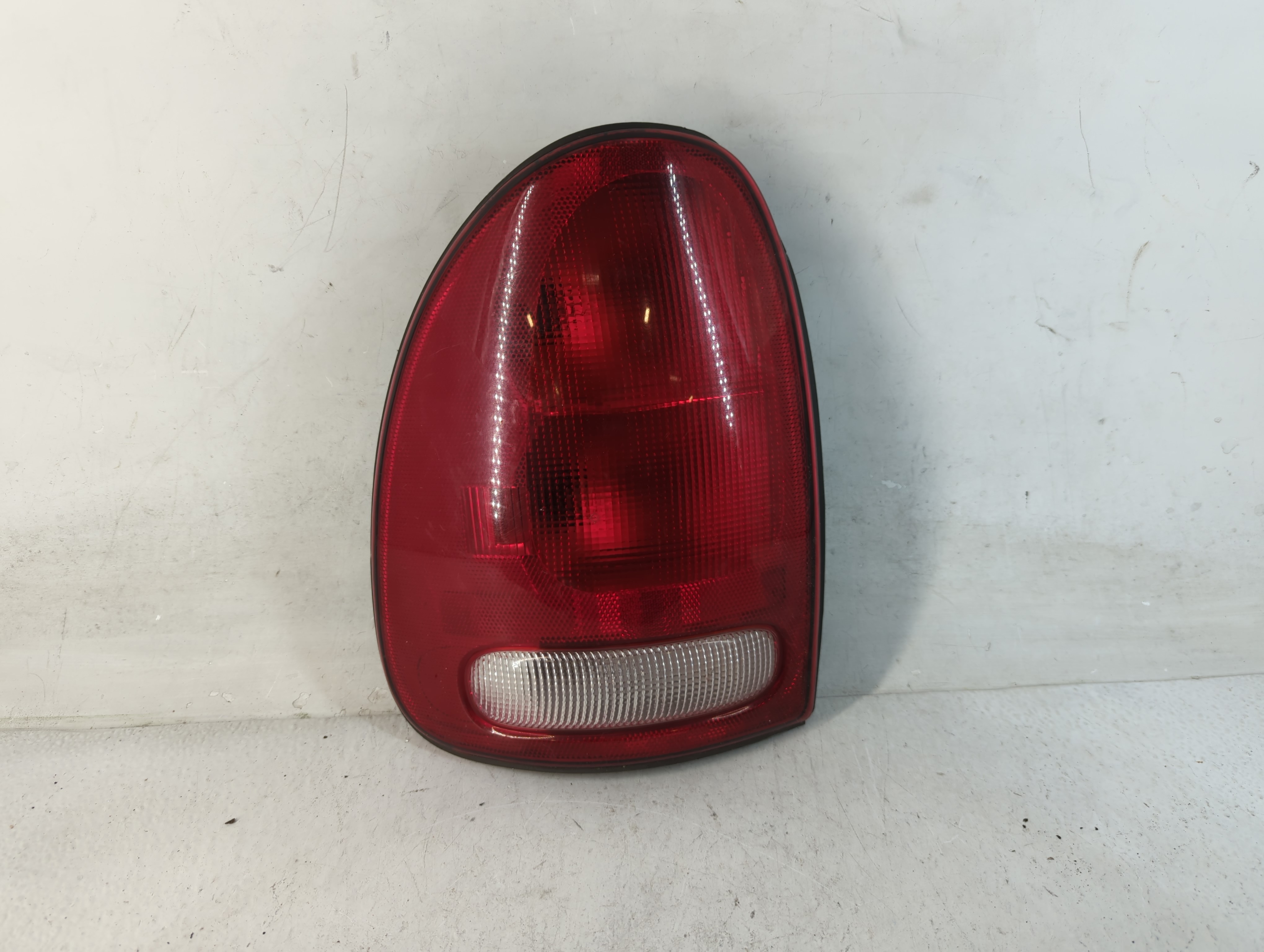 Picture of 1998-2003 Dodge Durango Driver Left Side Tail Light Taillight Oem 795918
