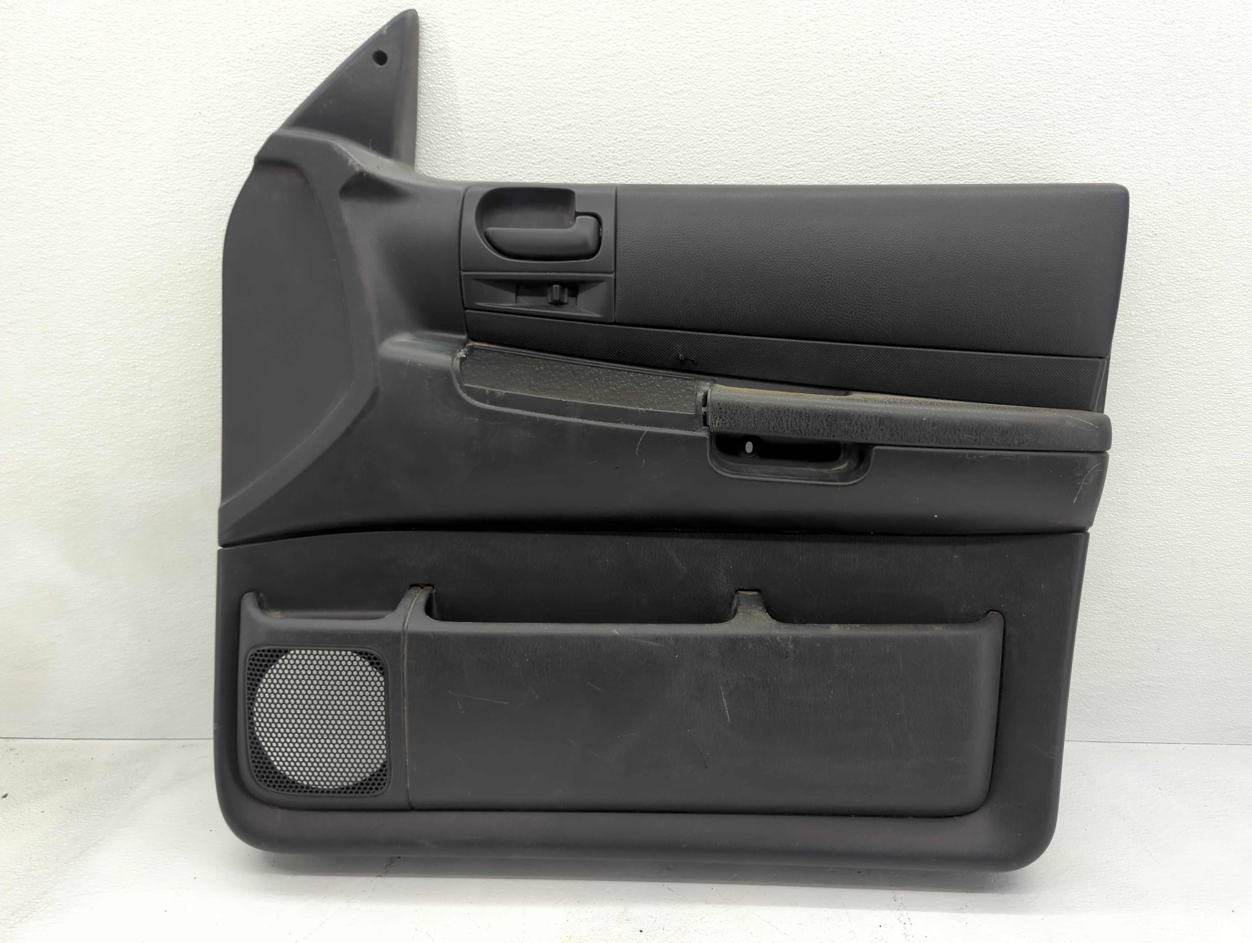 2003 Dodge Durango Front Right Passenger Interior Door Panel Trim 795967 - Oemusedautoparts1.com