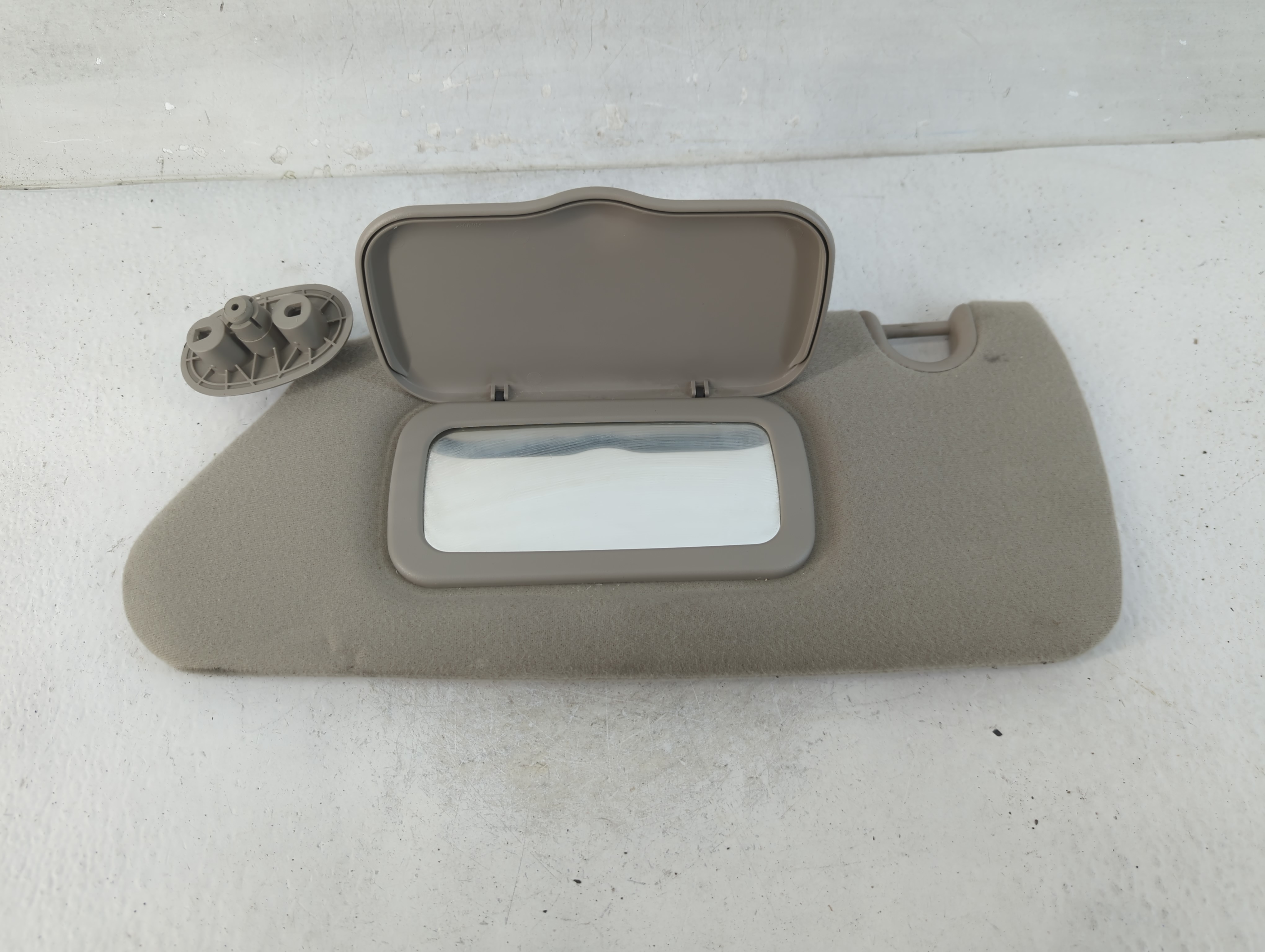 2005-2011 Dodge Dakota Driver Sun Visor Mirror Left Sunvisor 795981 - Oemusedautoparts1.com