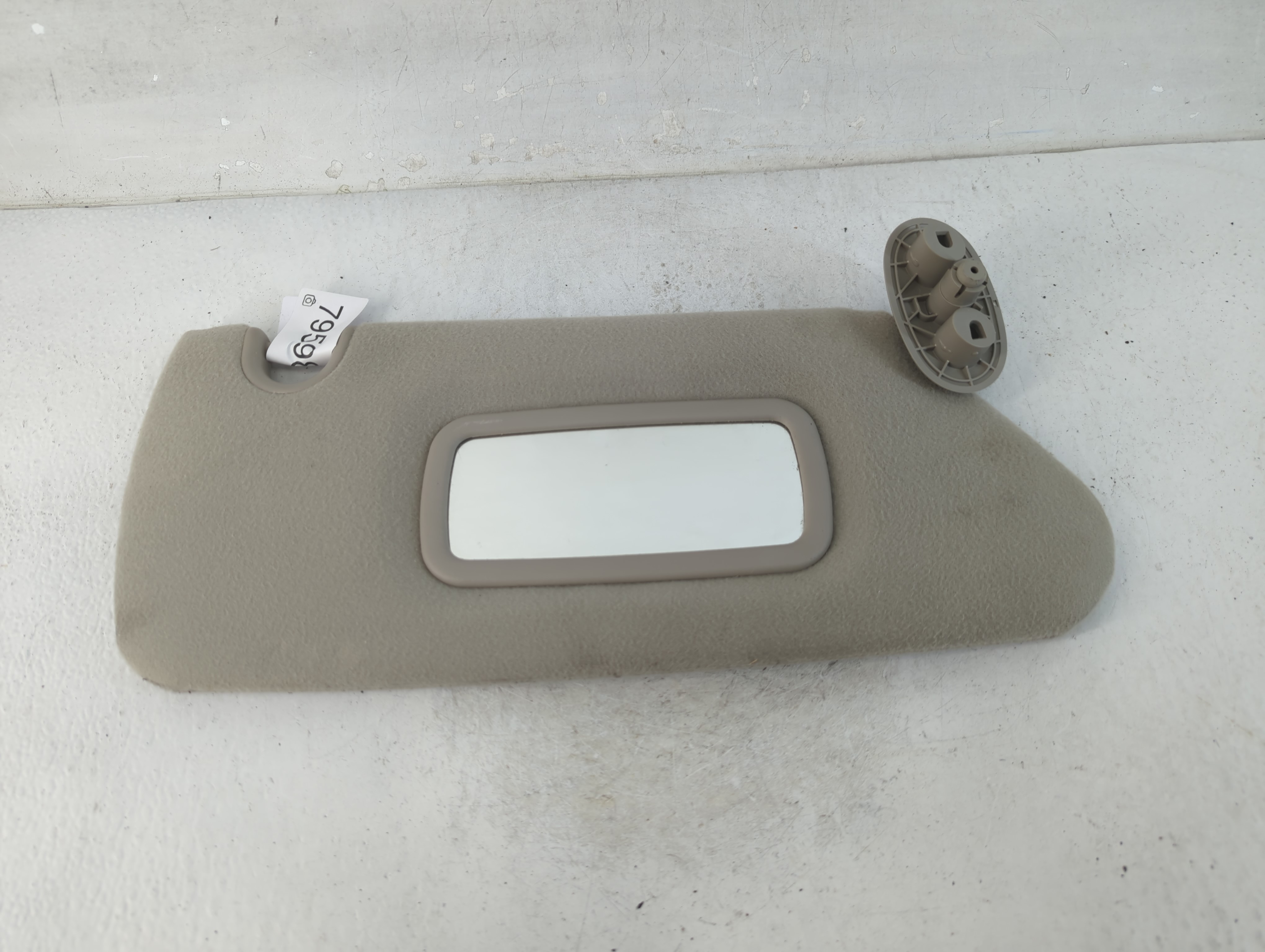 2005-2011 Dodge Dakota Passenger Sun Visor Mirror Right Sunvisor 795982 - Oemusedautoparts1.com