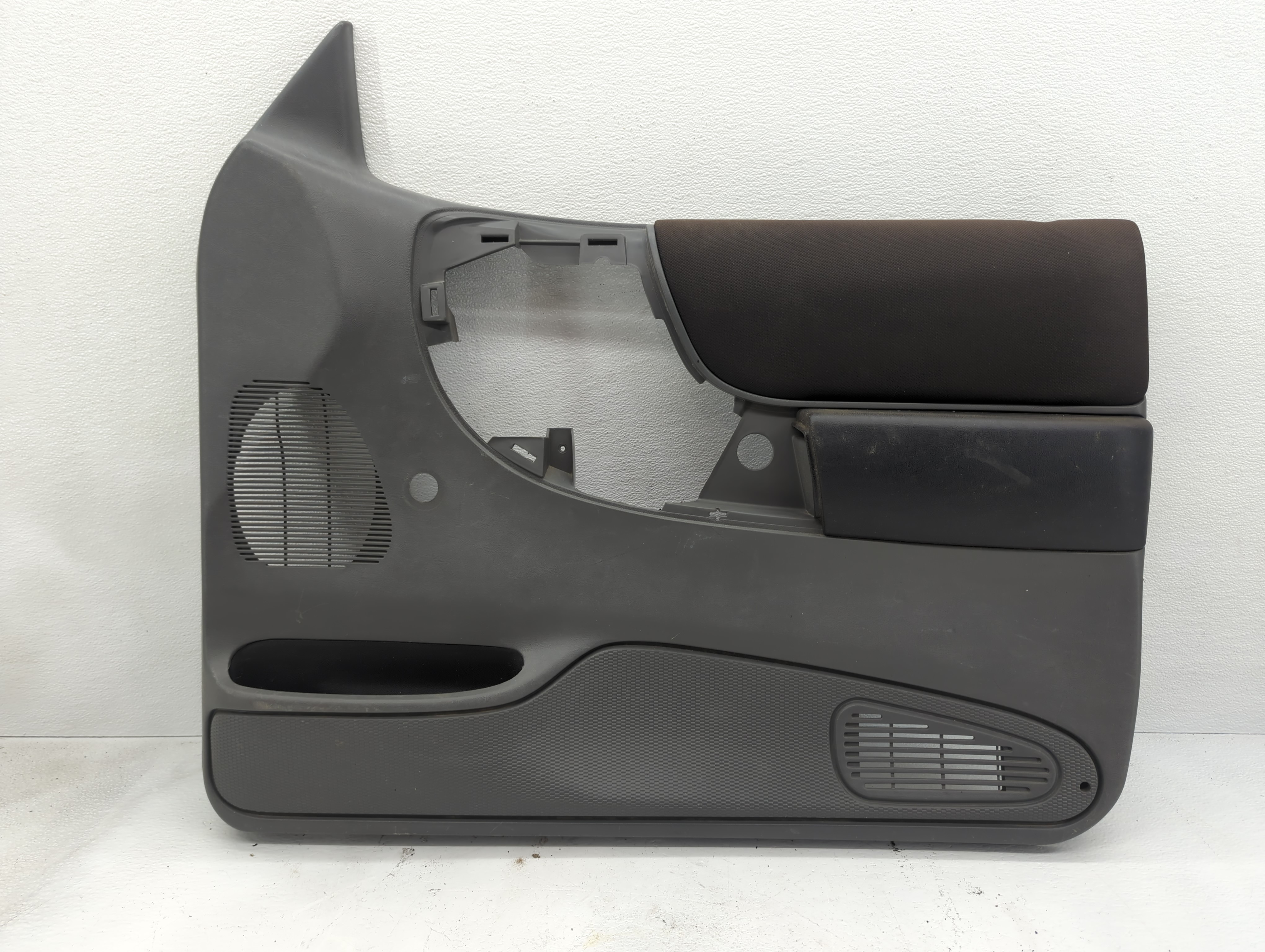 2005 Ford Ranger Front Right Passenger Interior Door Panel Trim 796365 - Oemusedautoparts1.com