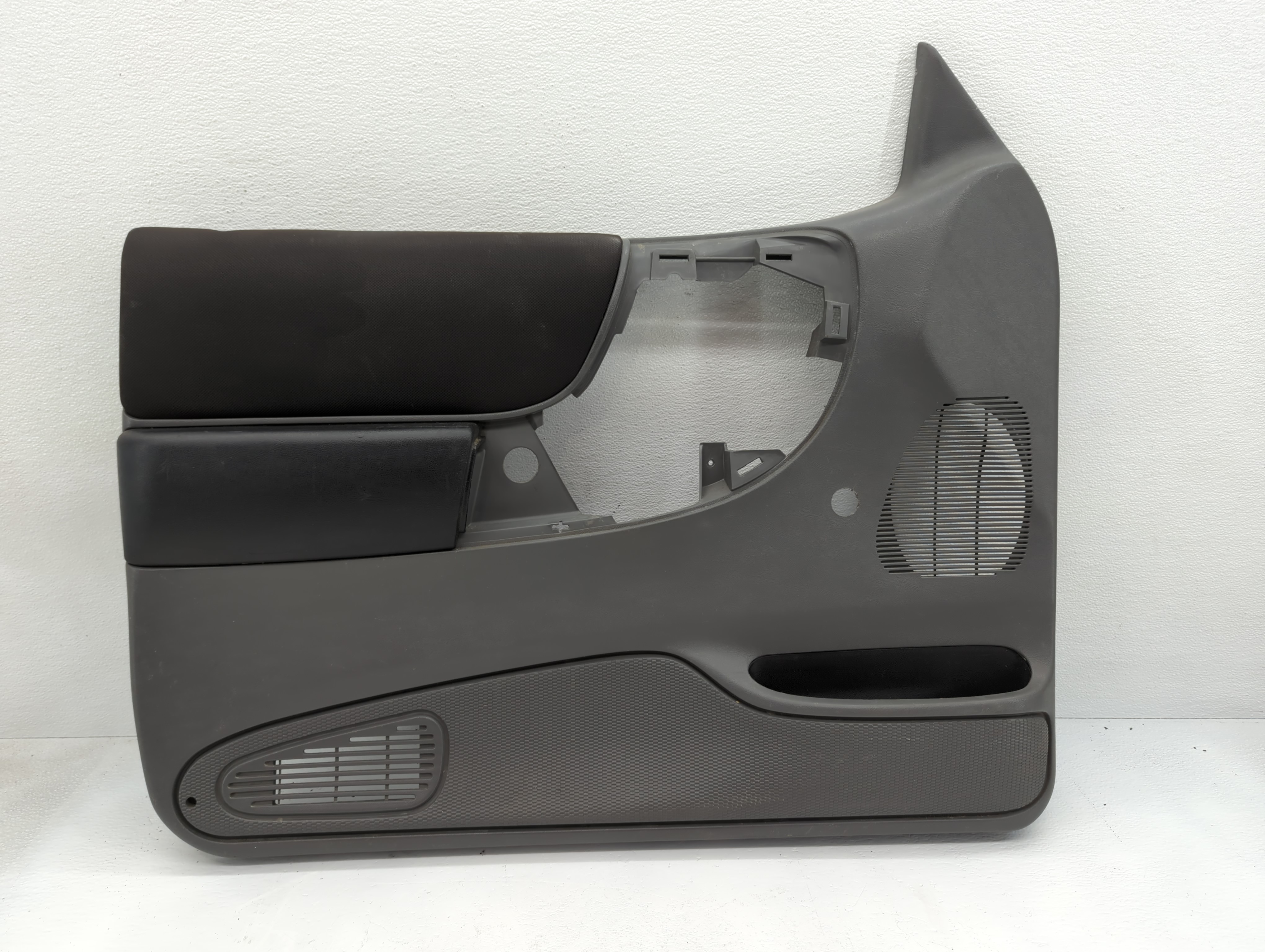 2005 Ford Ranger Front Left Driver Interior Door Panel Trim 796367 - Oemusedautoparts1.com