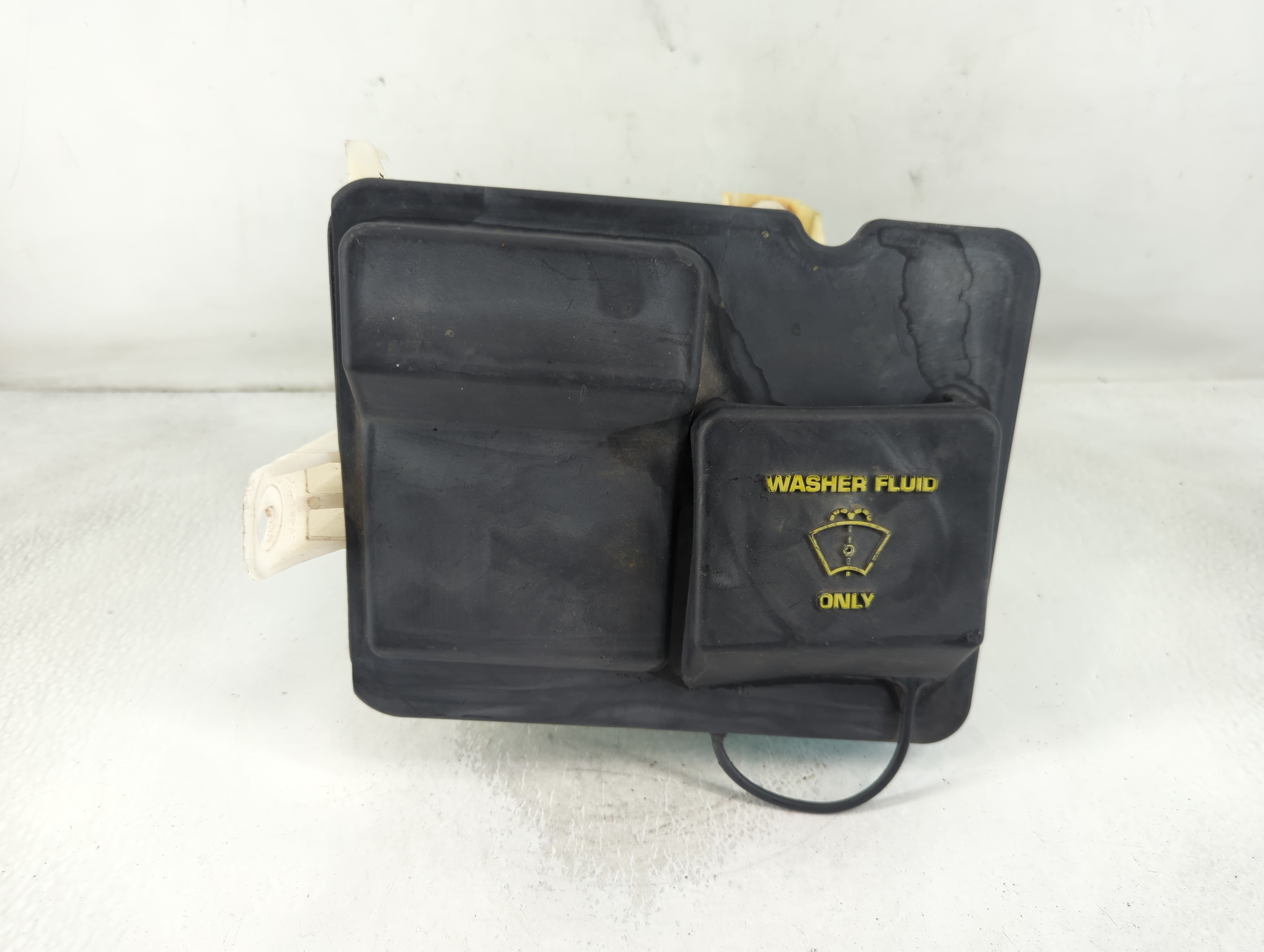 1998-2006 Ford F-150 Windshield Washer Fluid Reservoir Bottle Oem 796472 - Oemusedautoparts1.com