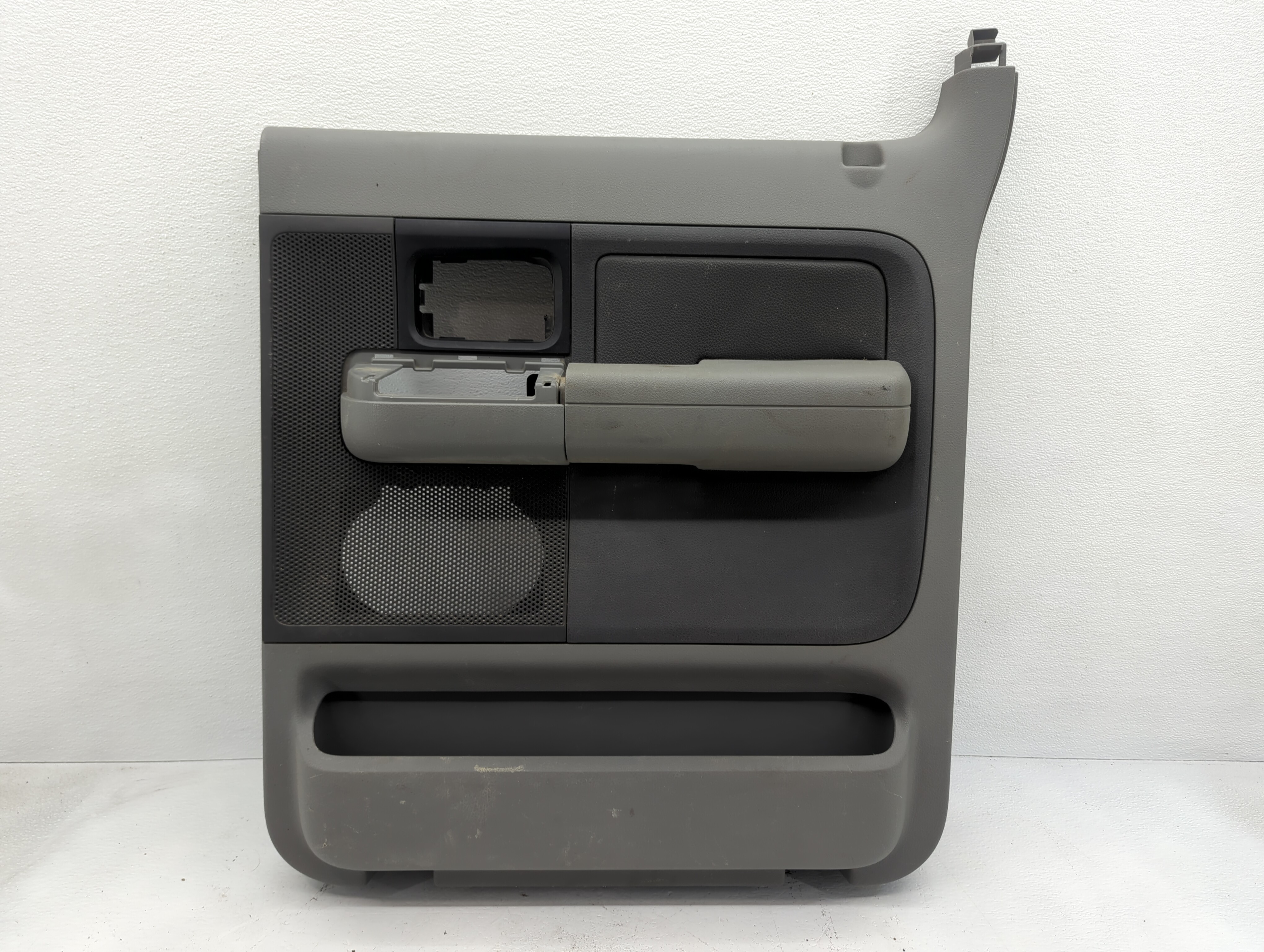 2004 Ford F-150 Front Left Driver Interior Door Panel Trim 796503 - Oemusedautoparts1.com