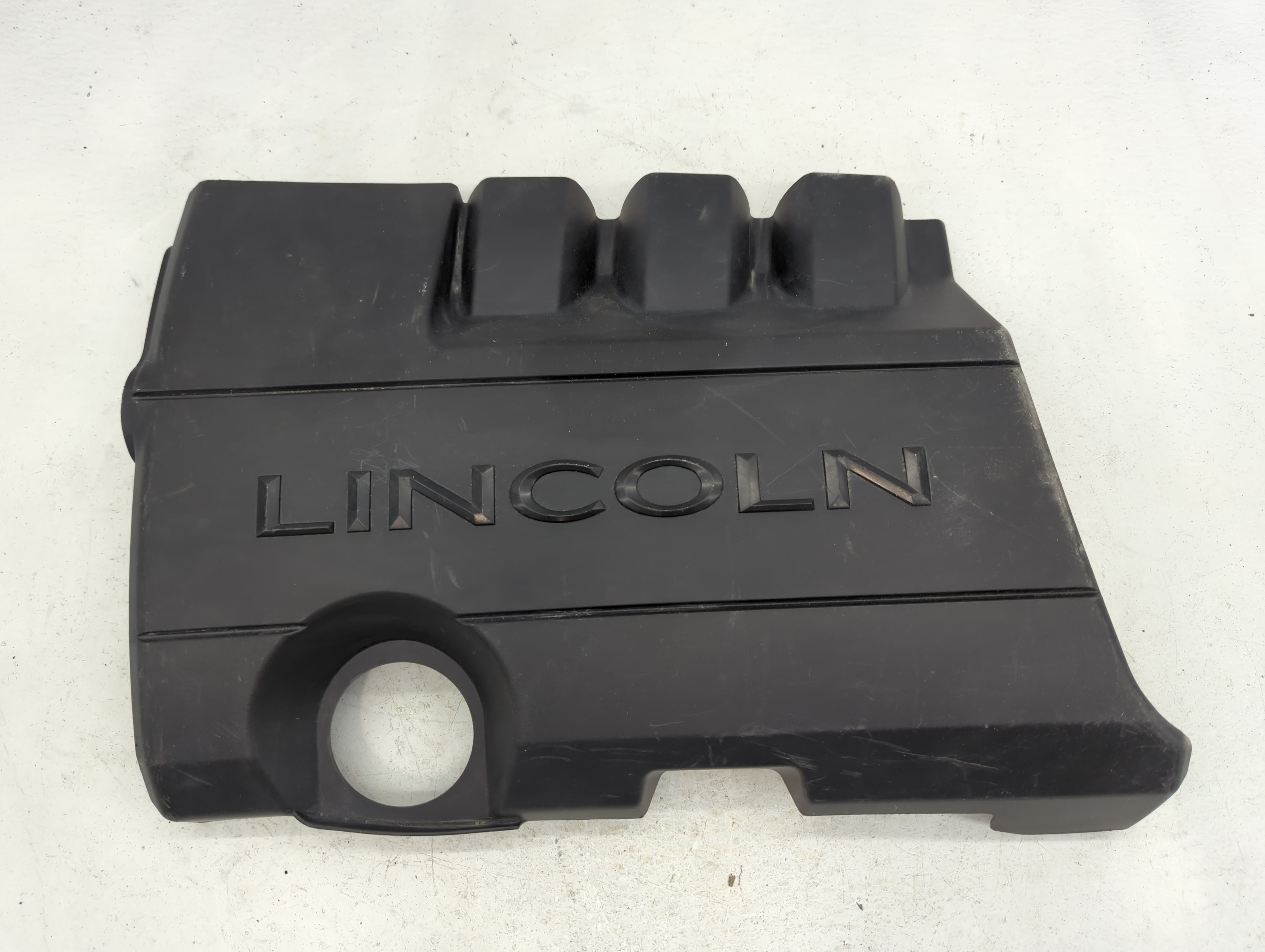 2011 Lincoln Mks Engine Cover 796562 - Oemusedautoparts1.com