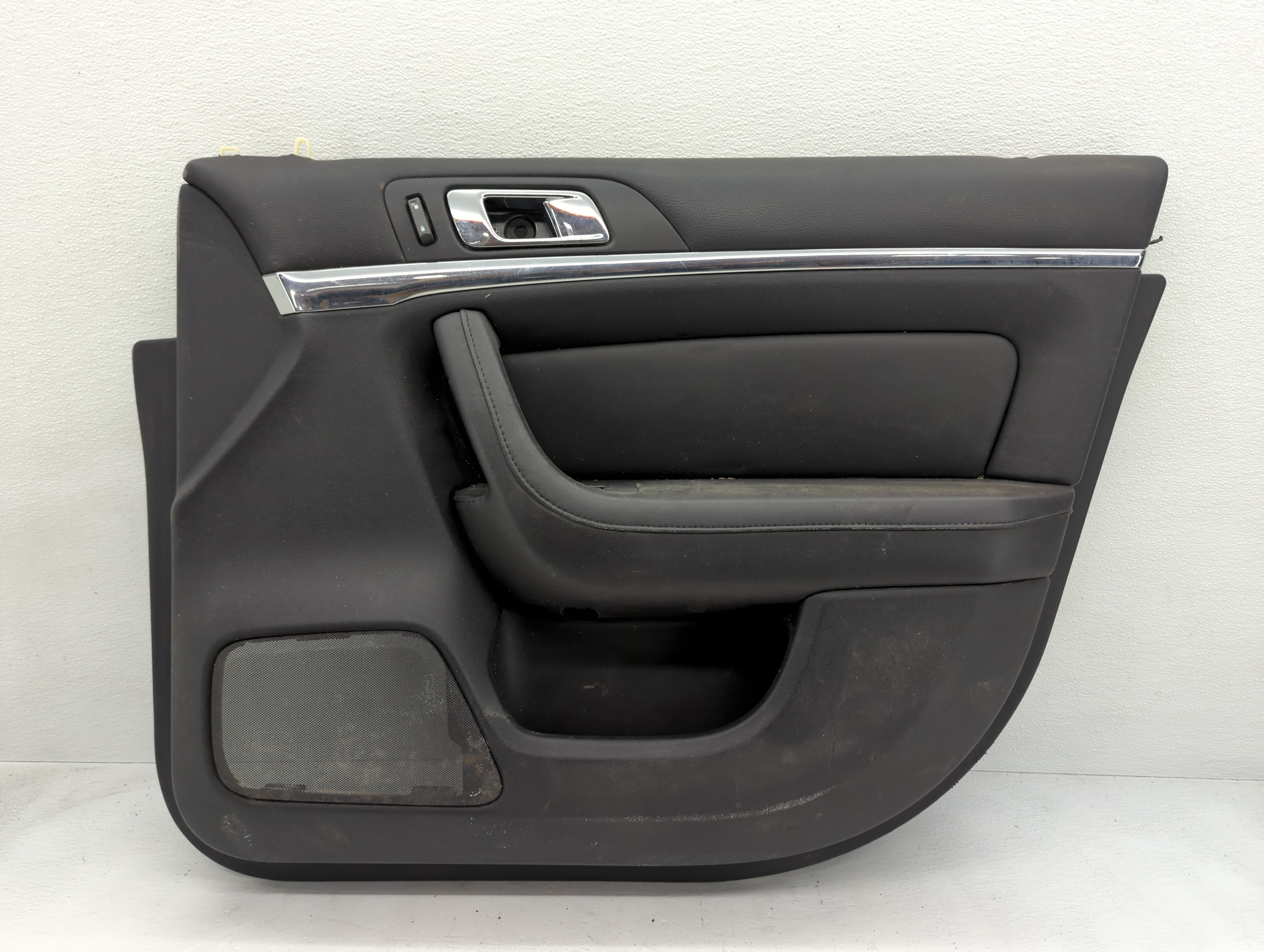 2011 Lincoln Mks Front Right Passenger Interior Door Panel Trim 796569 - Oemusedautoparts1.com