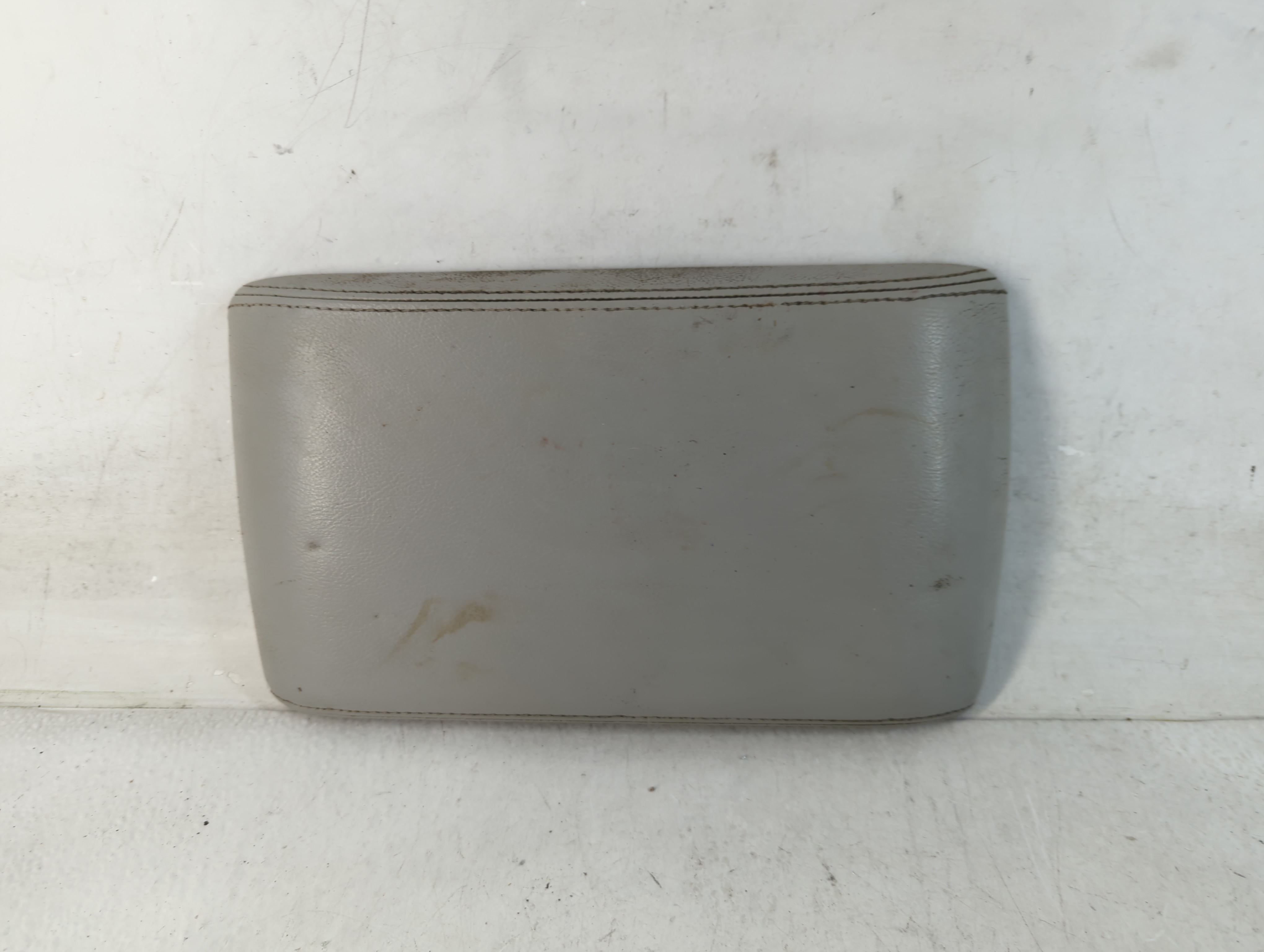 2003-2005 Lincoln Aviator Center Console Armrest Cover Lid 796591 - Oemusedautoparts1.com