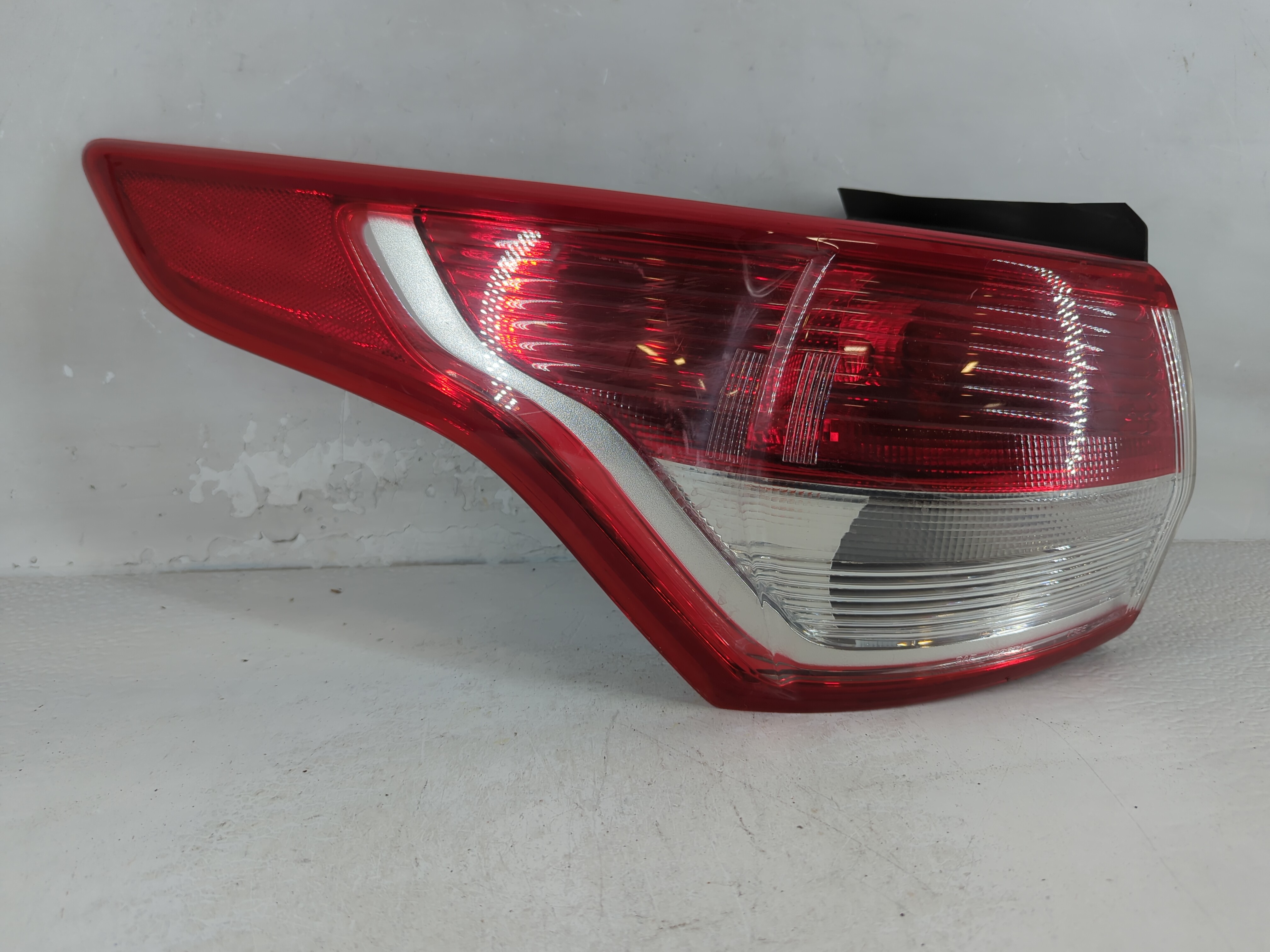 Picture of 2013 Ford Escape Driver Left Side Tail Light Taillight Oem 796656