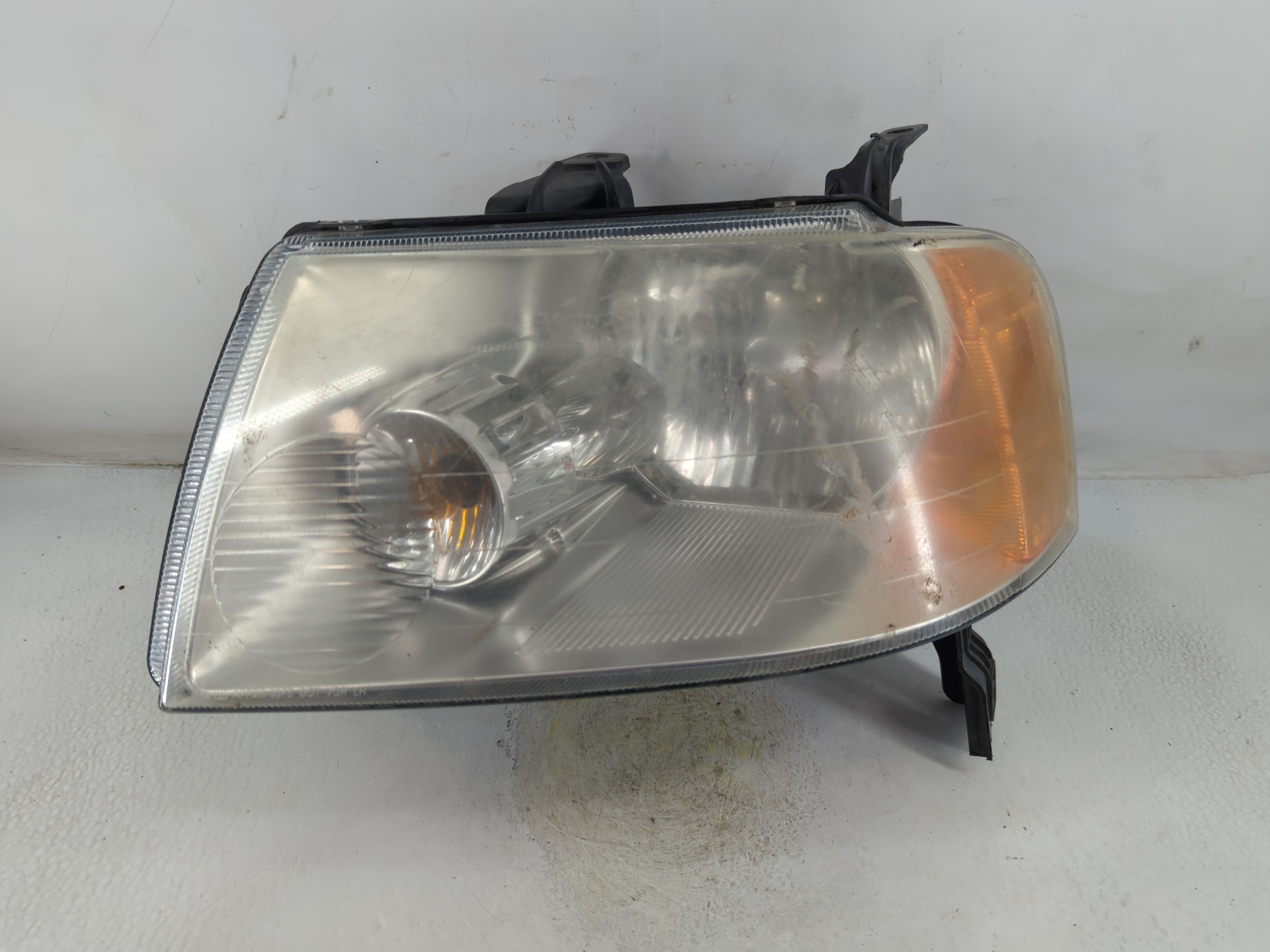Picture of 2005-2007 Ford Freestyle Driver Left Oem Head Light Headlight Lamp 796852