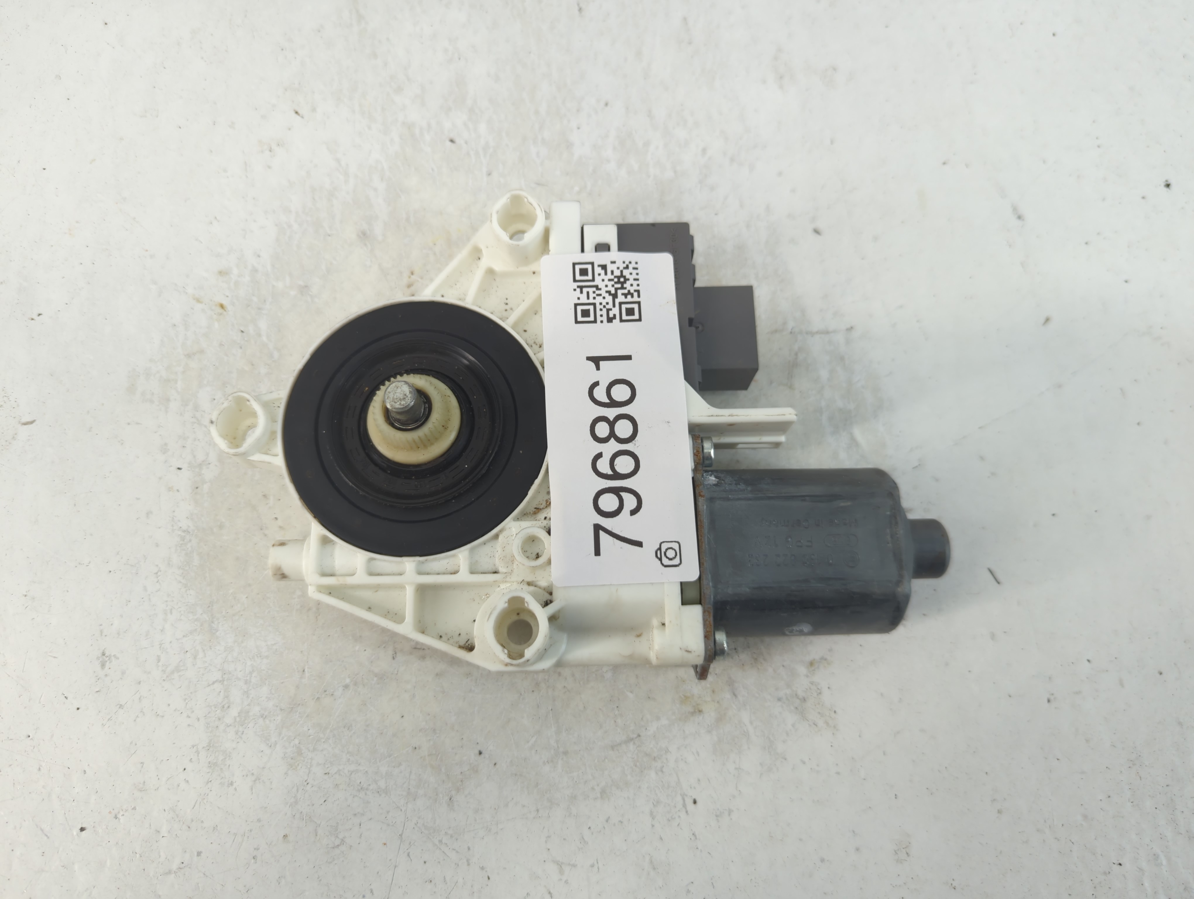 Picture of 2005-2007 Ford Freestyle Driver Front Left Power Window Motor 796861