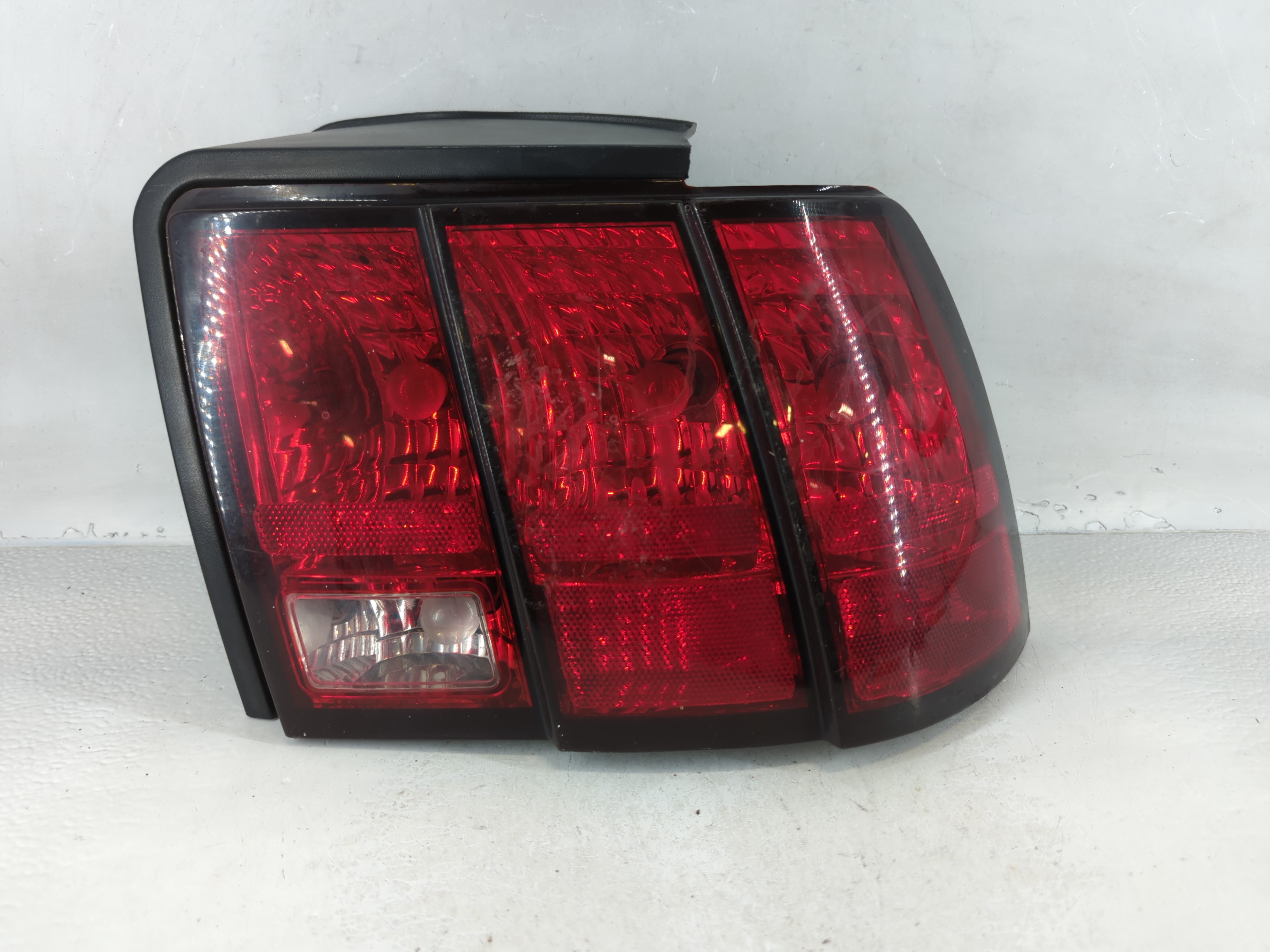 Picture of 2001 Ford Mustang Passenger Right Side Tail Light Taillight Oem 796922