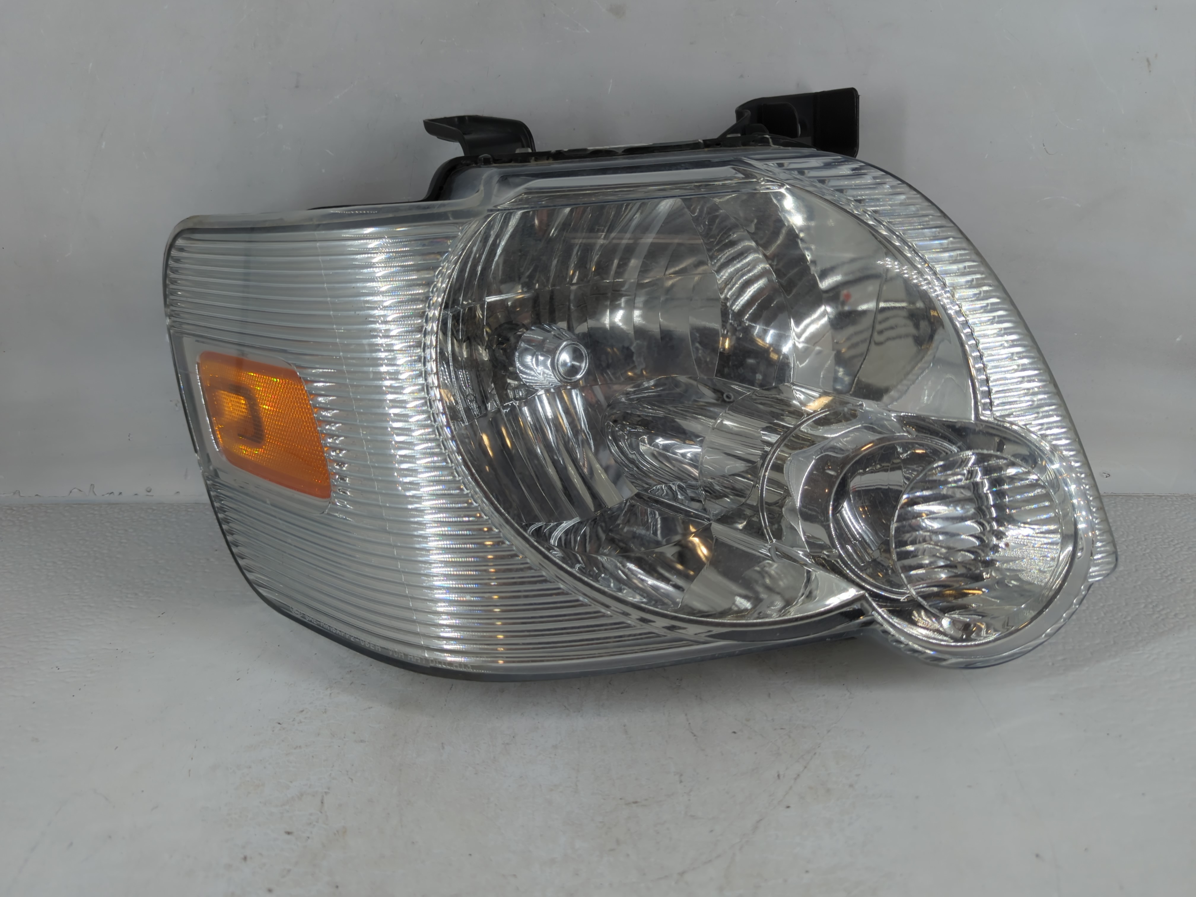 Picture of 2006-2010 Ford Explorer Passenger Right Oem Head Light Headlight Lamp 796989