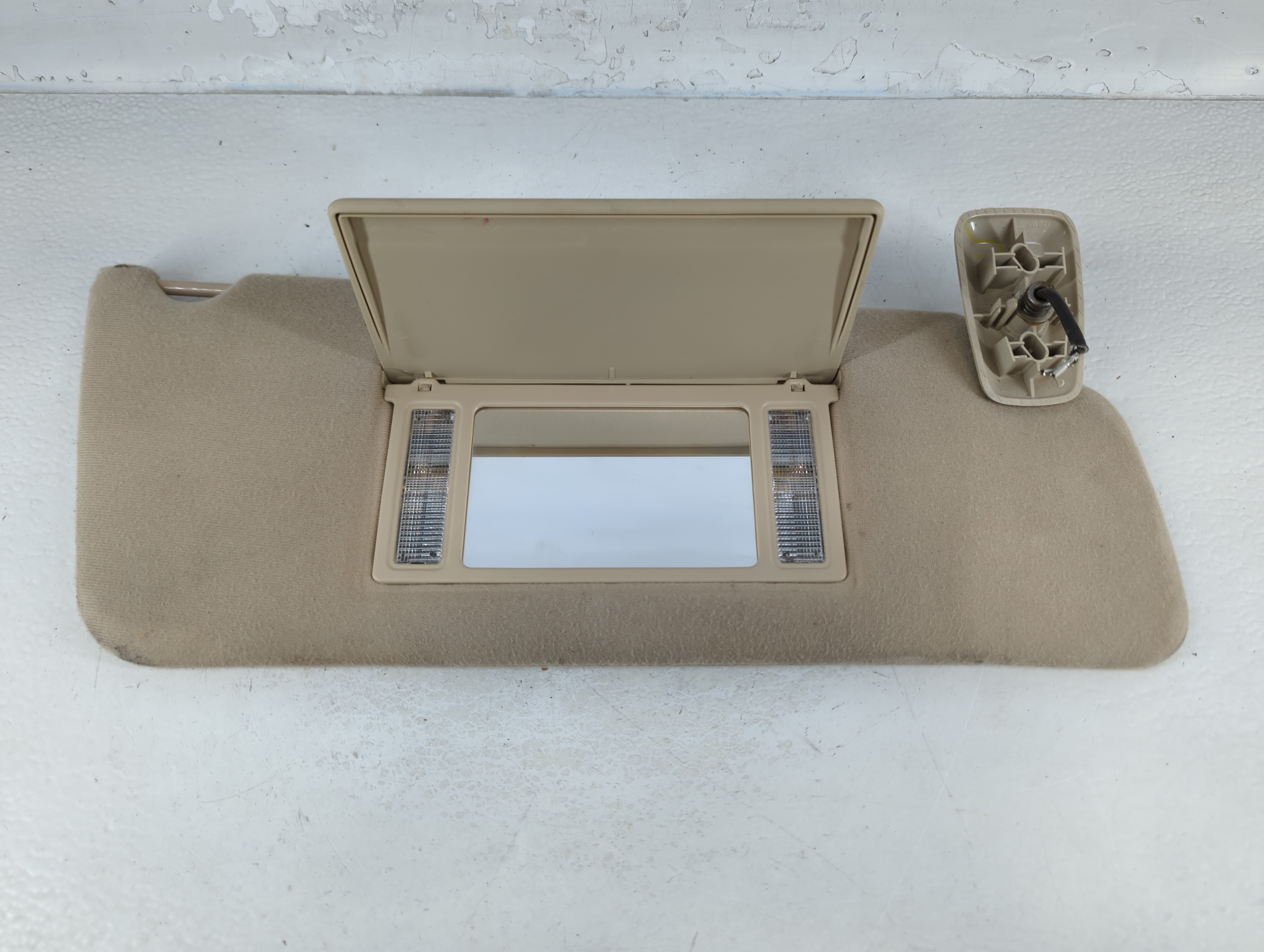 Picture of 2004-2008 Ford F-150 Passenger Sun Visor Mirror Right Sunvisor 797055