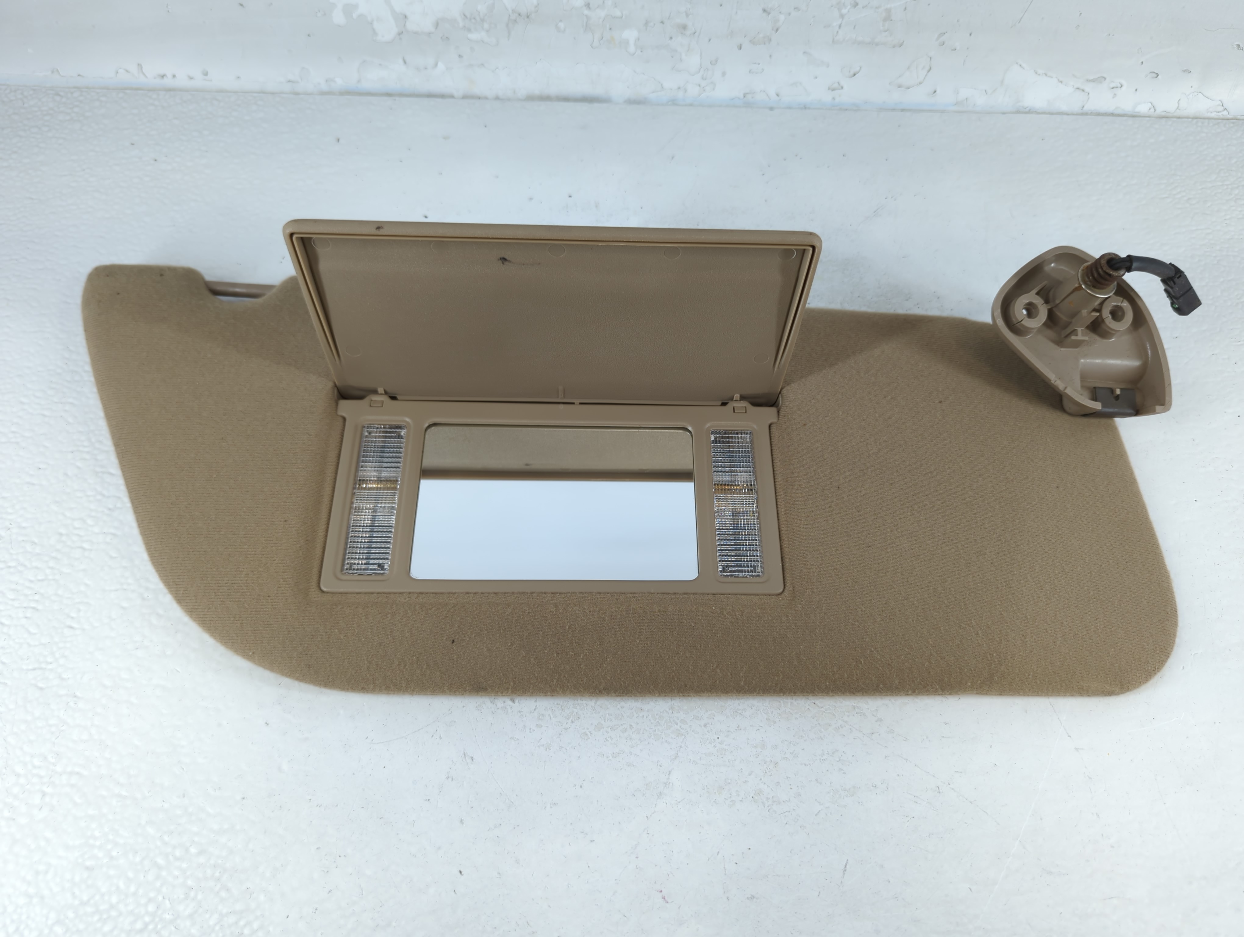 Picture of Ford Excursion Passenger Sun Visor Mirror Right Sunvisor 797123