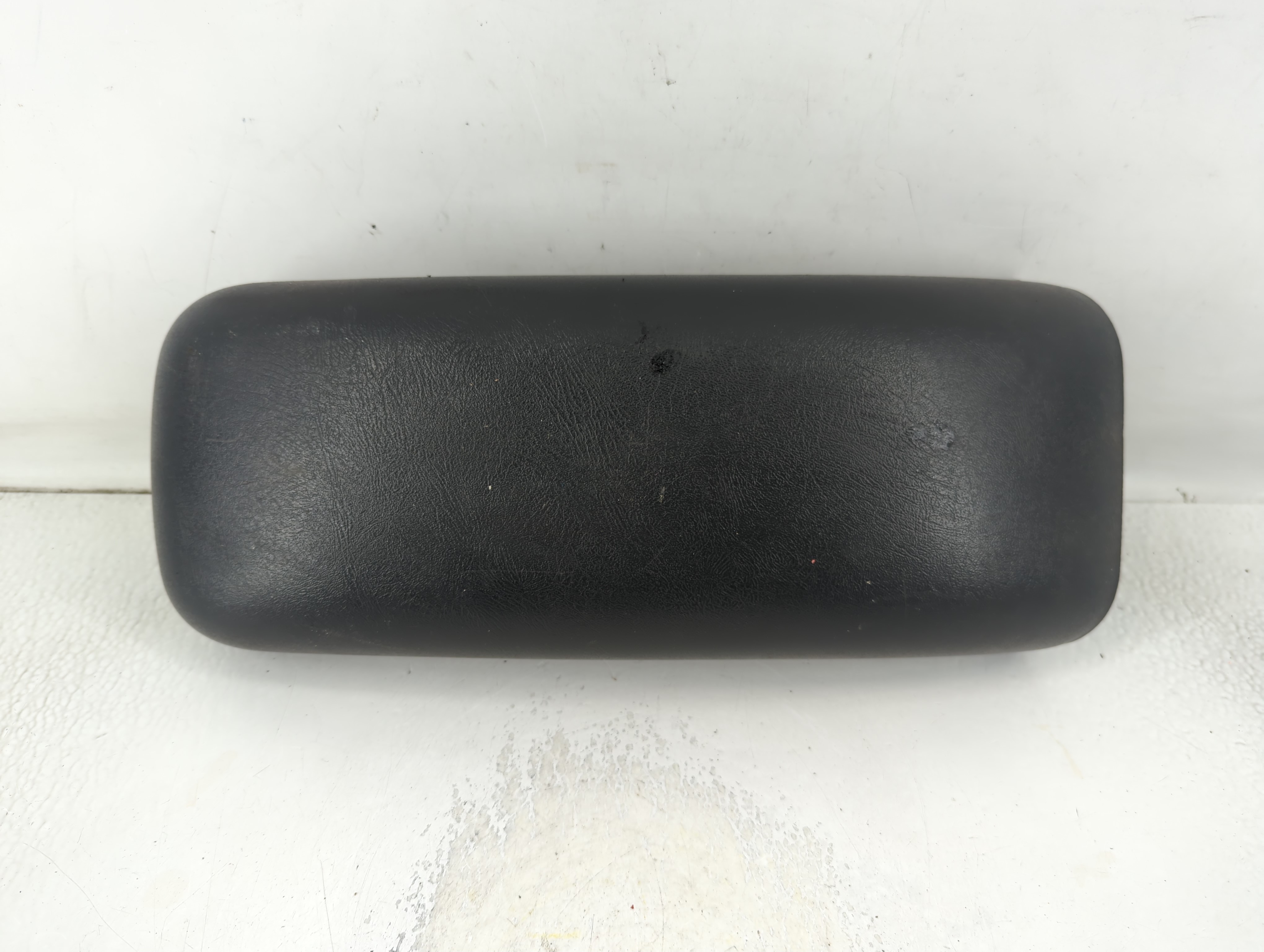 2001 Oldsmobile Bravado Center Console Armrest Cover Lid 797587 - Oemusedautoparts1.com