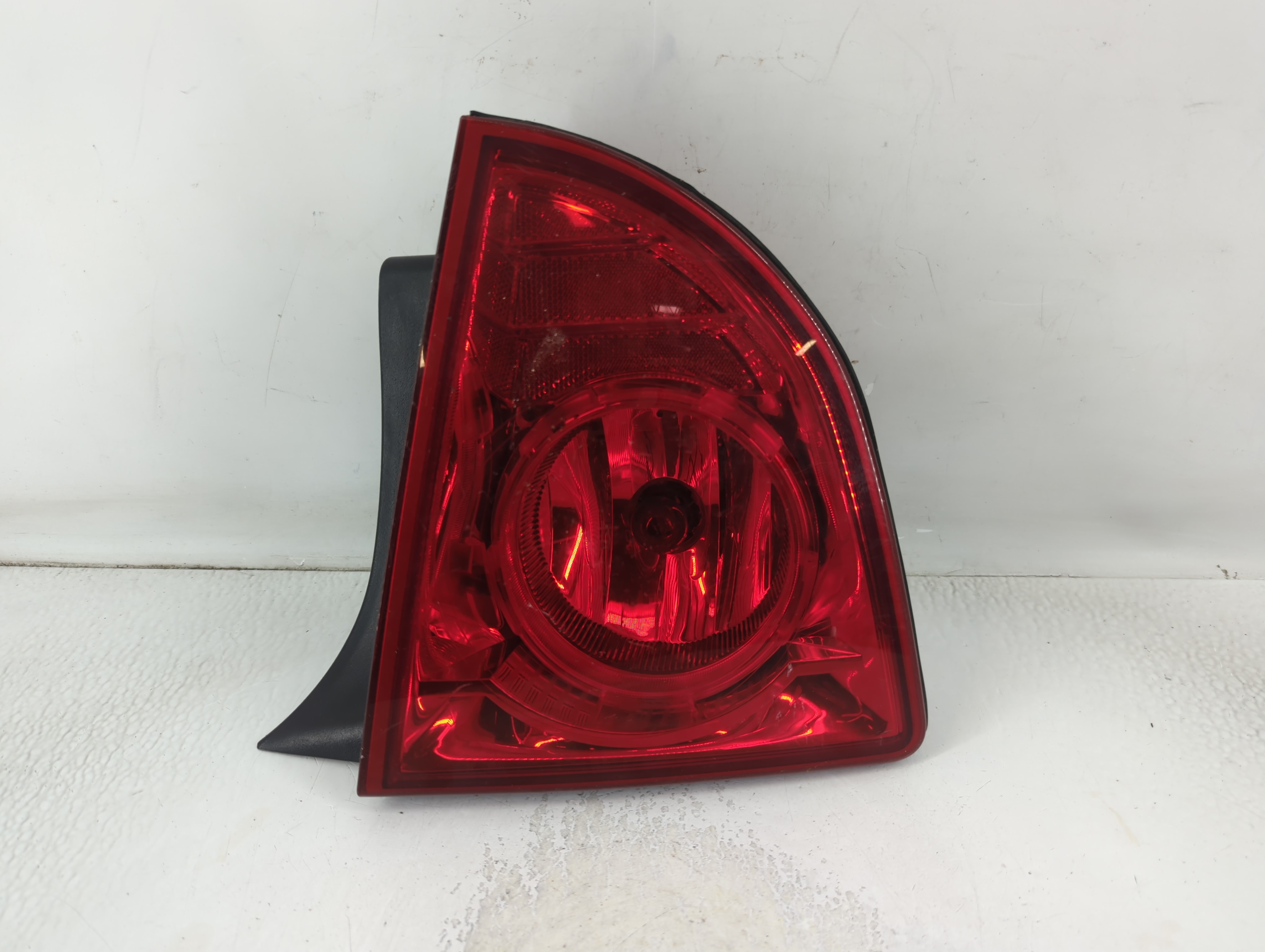 2002-2004 Nissan Altima Driver Left Side Tail Light Taillight Oem 797588 - Oemusedautoparts1.com