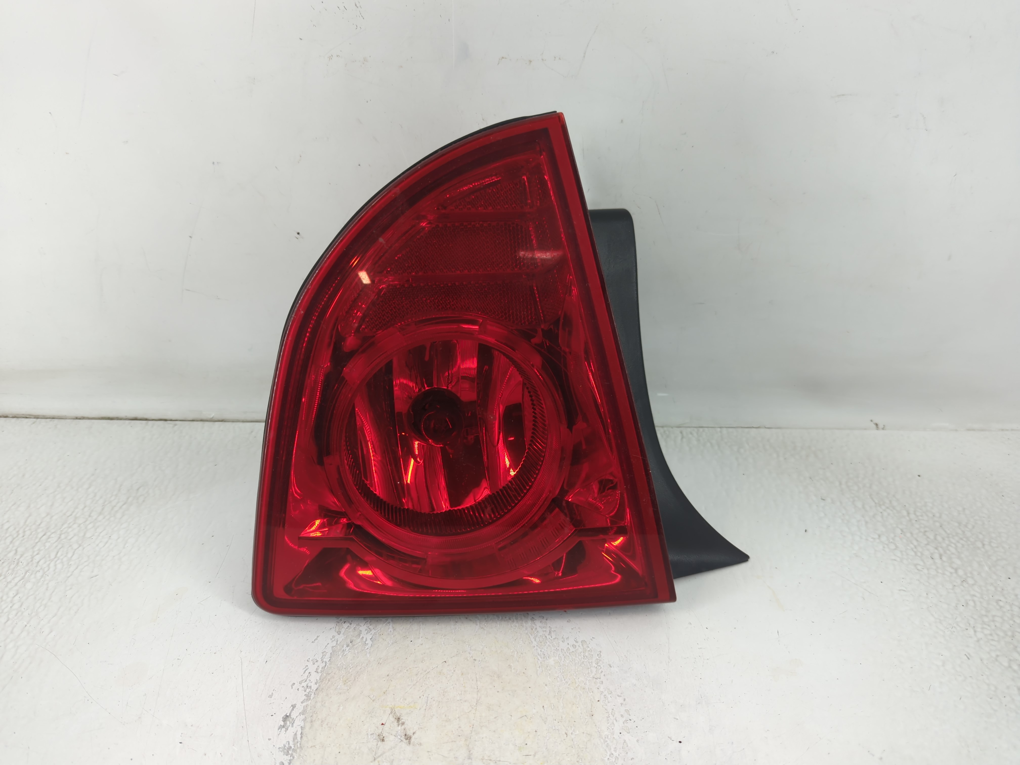 2008-2012 Chevrolet Malibu Driver Left Side Tail Light Taillight Oem 797627 - Oemusedautoparts1.com
