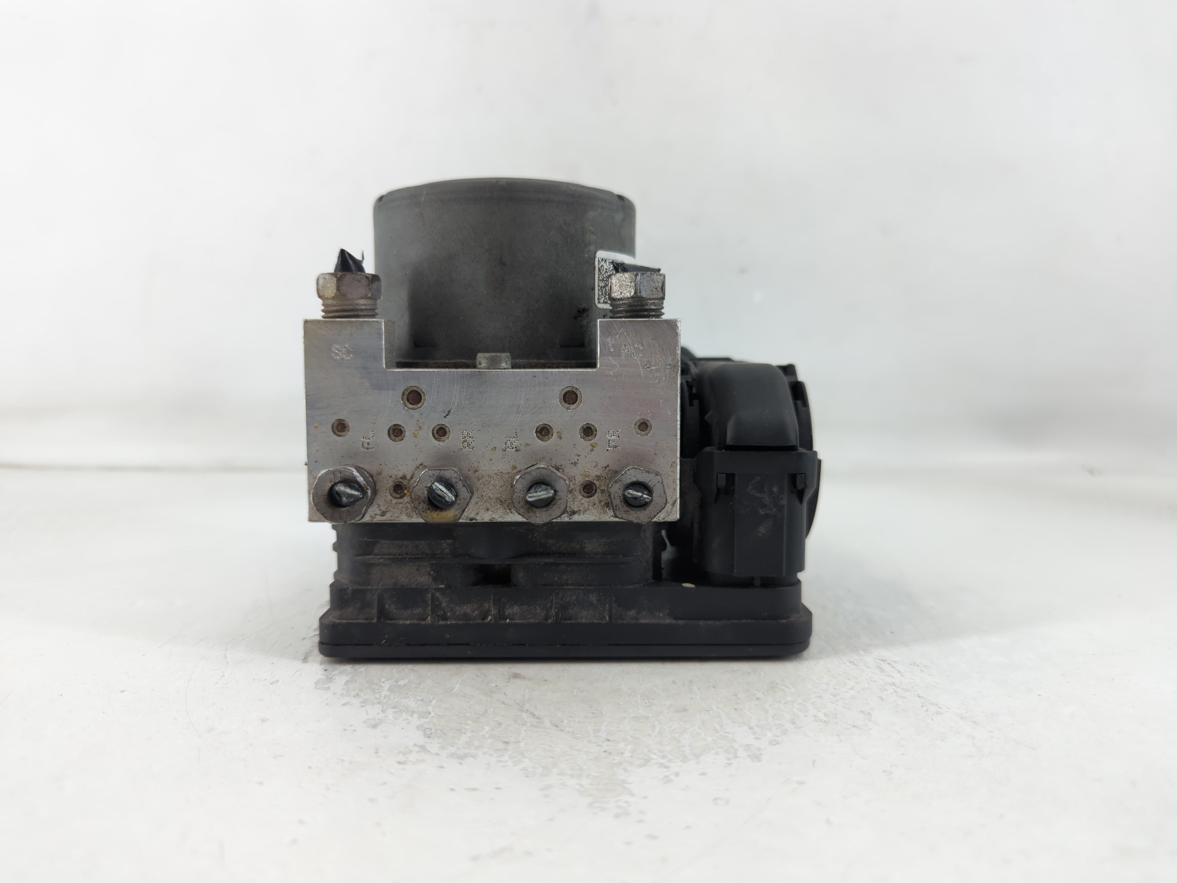 2014-2016 Cadillac Ats Abs Pump Control Module 797629 - Oemusedautoparts1.com