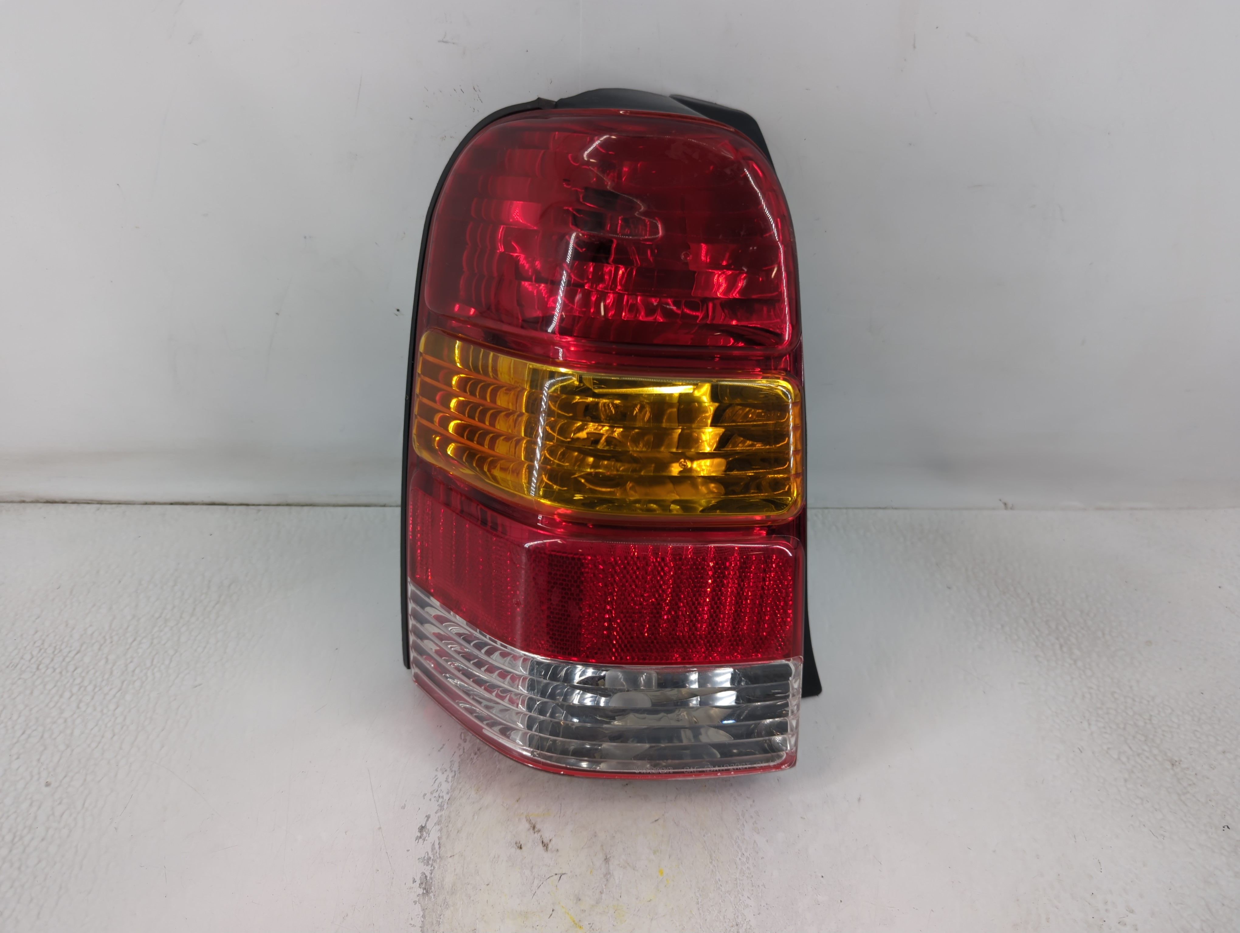 2001-2007 Ford Escape Driver Left Side Tail Light Taillight Oem 797737 - Oemusedautoparts1.com