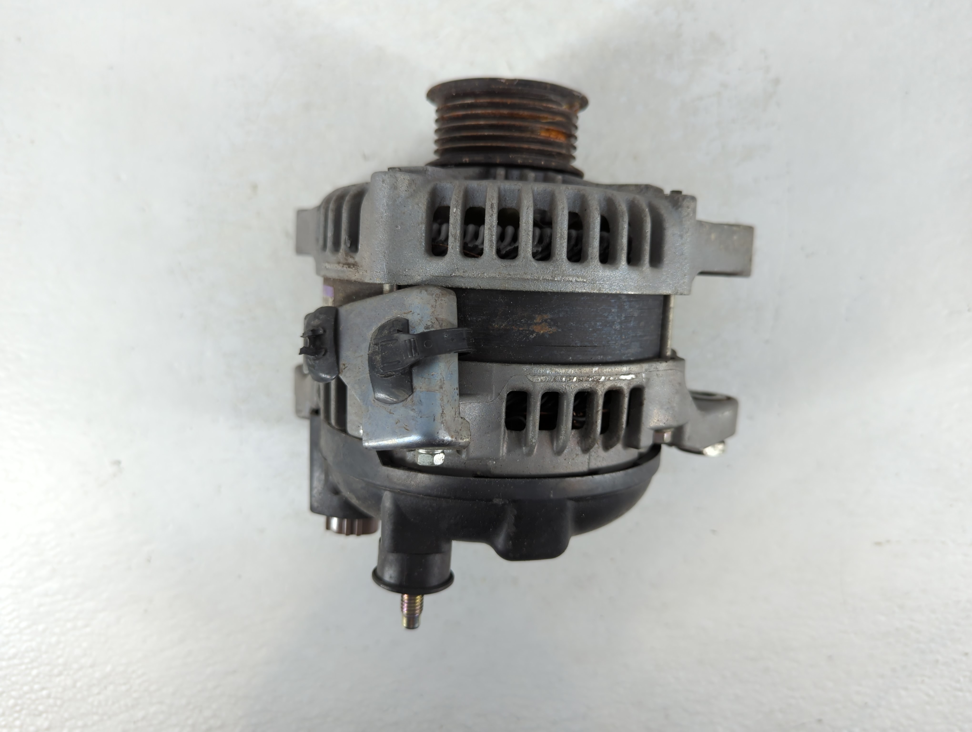 Picture of 2017-2017 Genesis G80 Alternator Generator Charging Assembly Engine Oem 797809