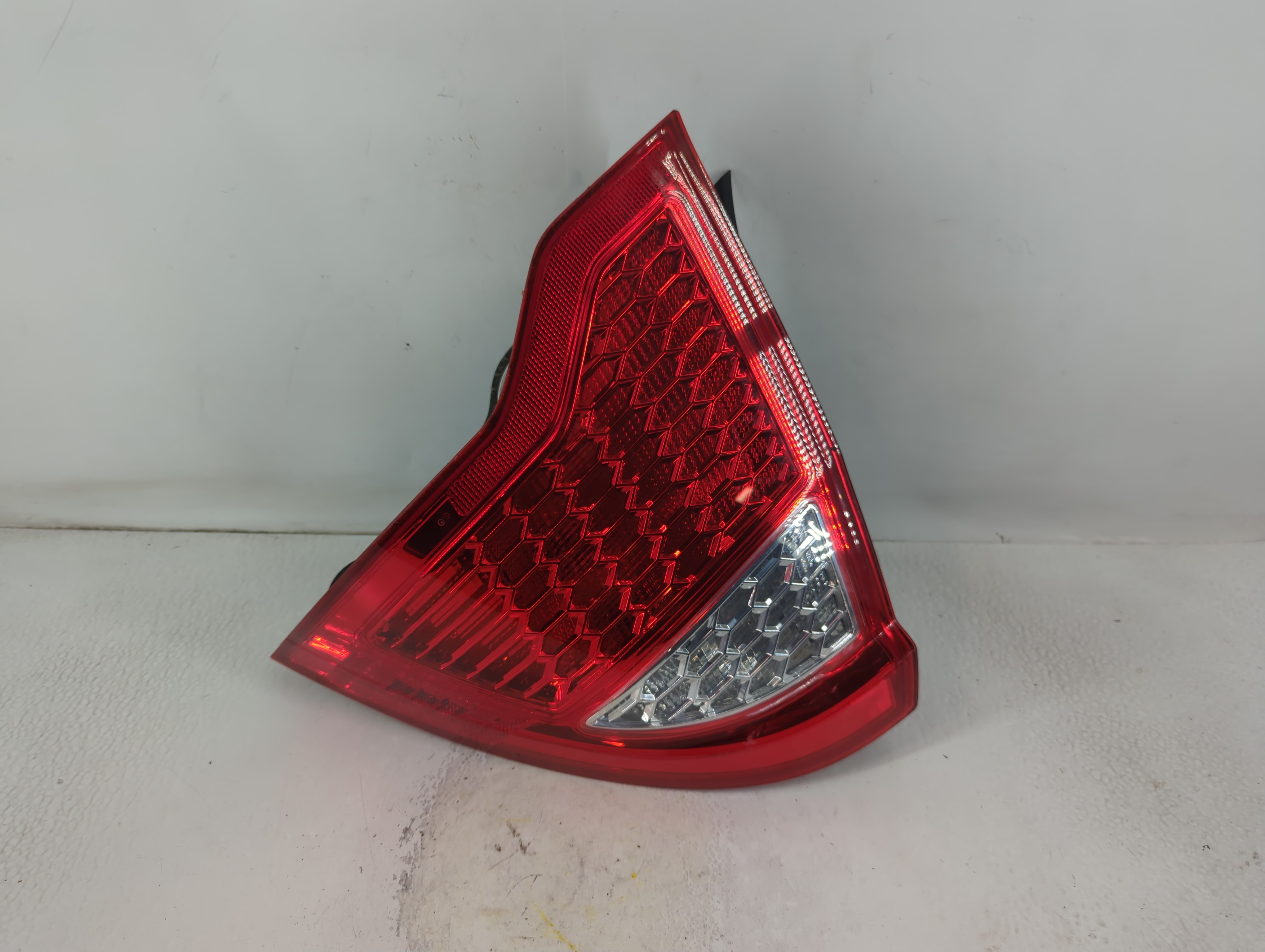2010-2012 Ford Fusion Rear Center Lid Brake Light Tail Light Red 797866 - Oemusedautoparts1.com