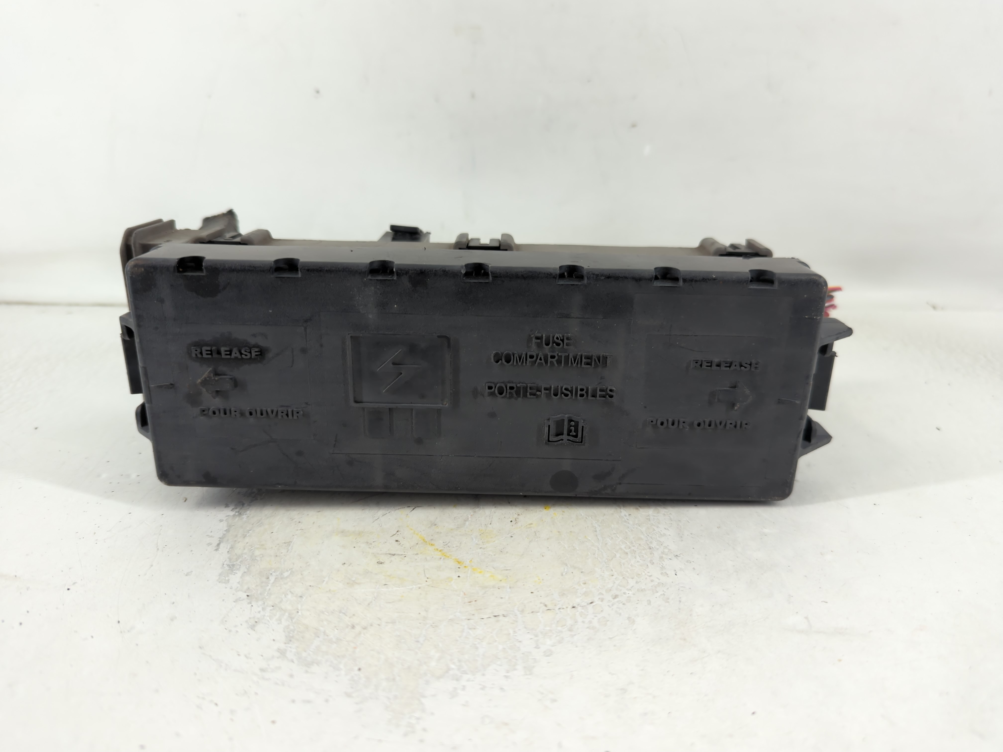 2000-2001 Ford Taurus Fusebox Fuse Box Relay Module Yf1t-14a003-a 797879 - Oemusedautoparts1.com