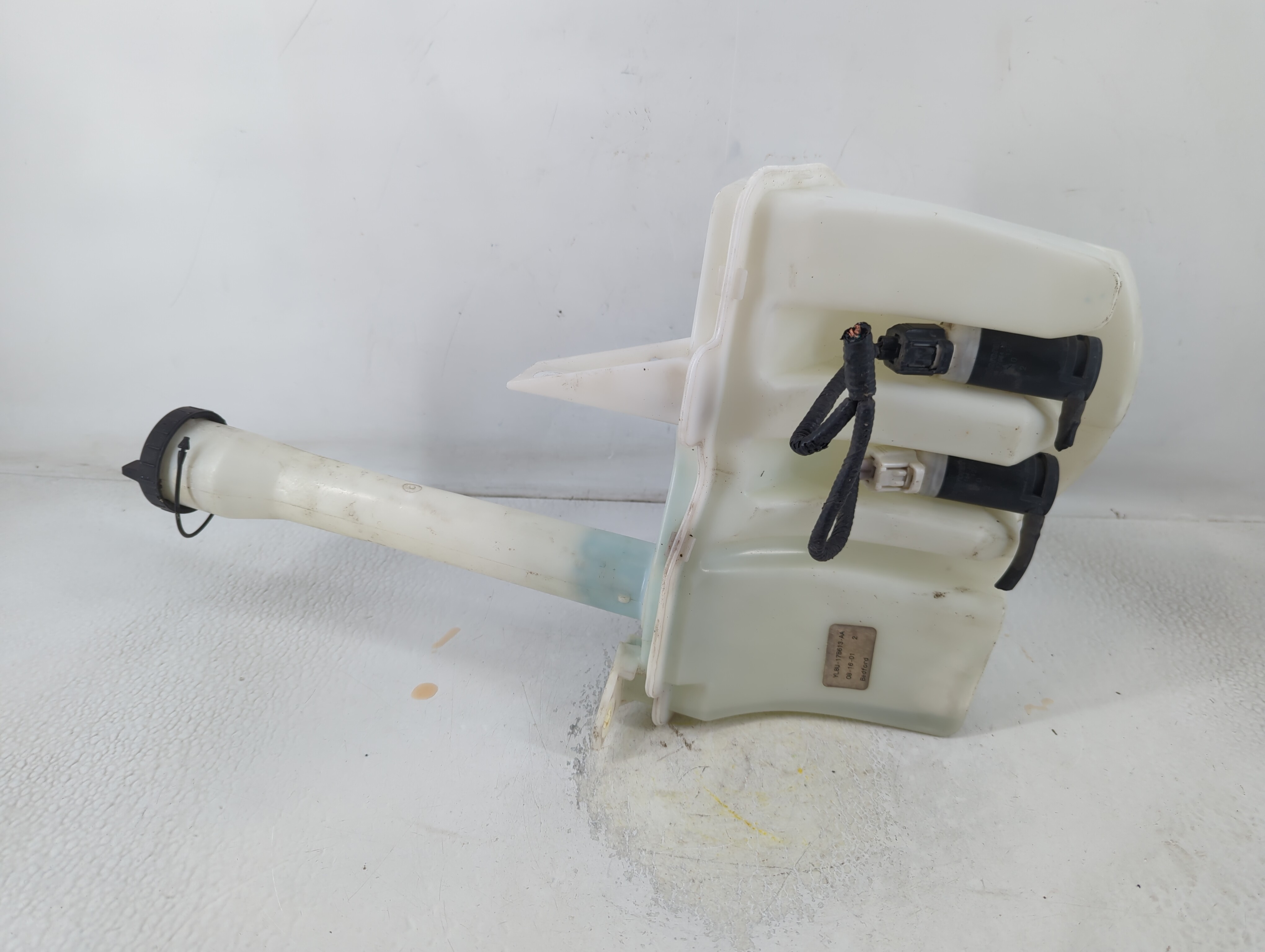 2001-2007 Ford Escape Windshield Washer Fluid Reservoir Bottle Oem 797884 - Oemusedautoparts1.com