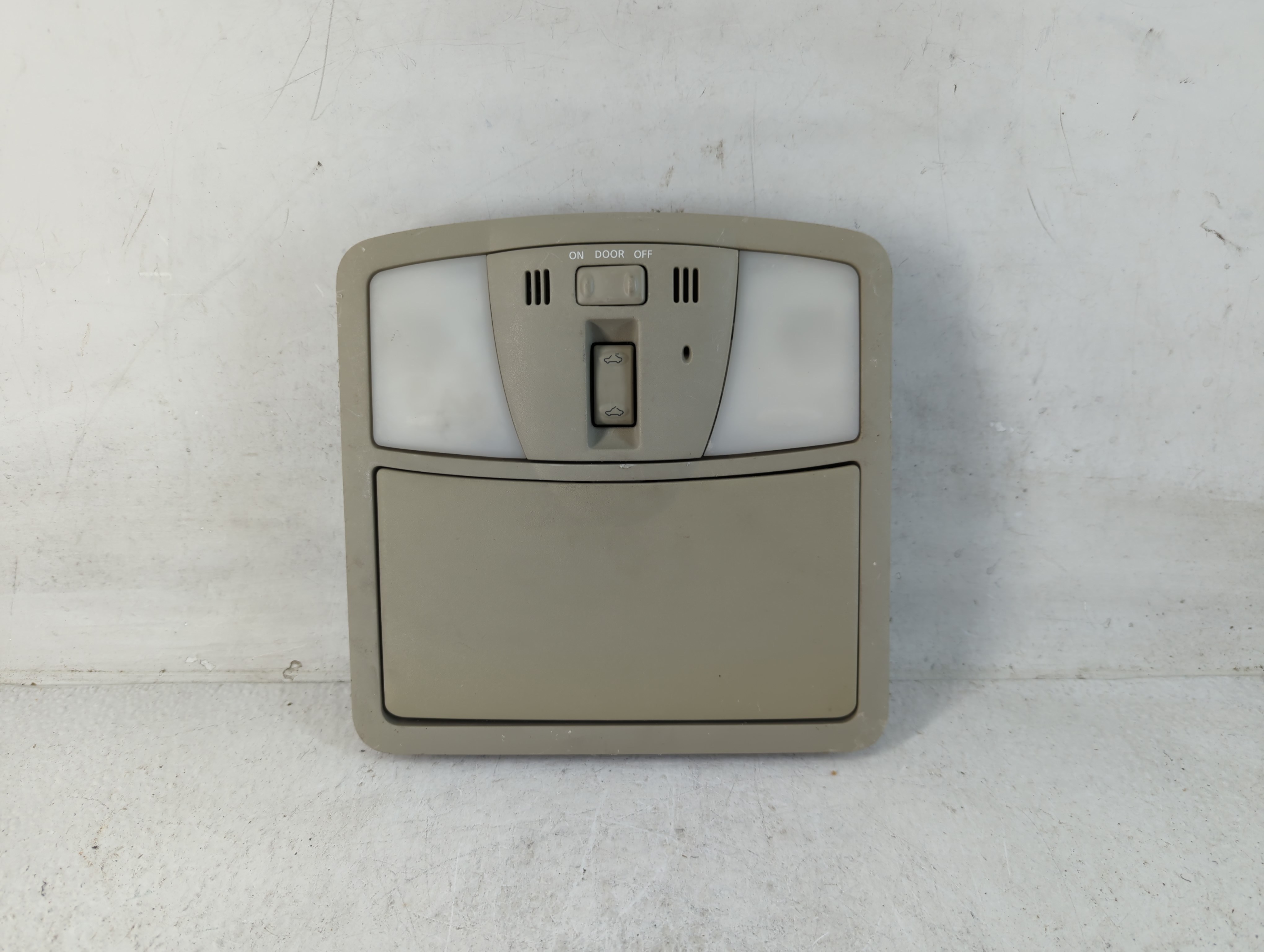 2008 Infiniti Ex35 Overhead Roof Console 798131 - Oemusedautoparts1.com