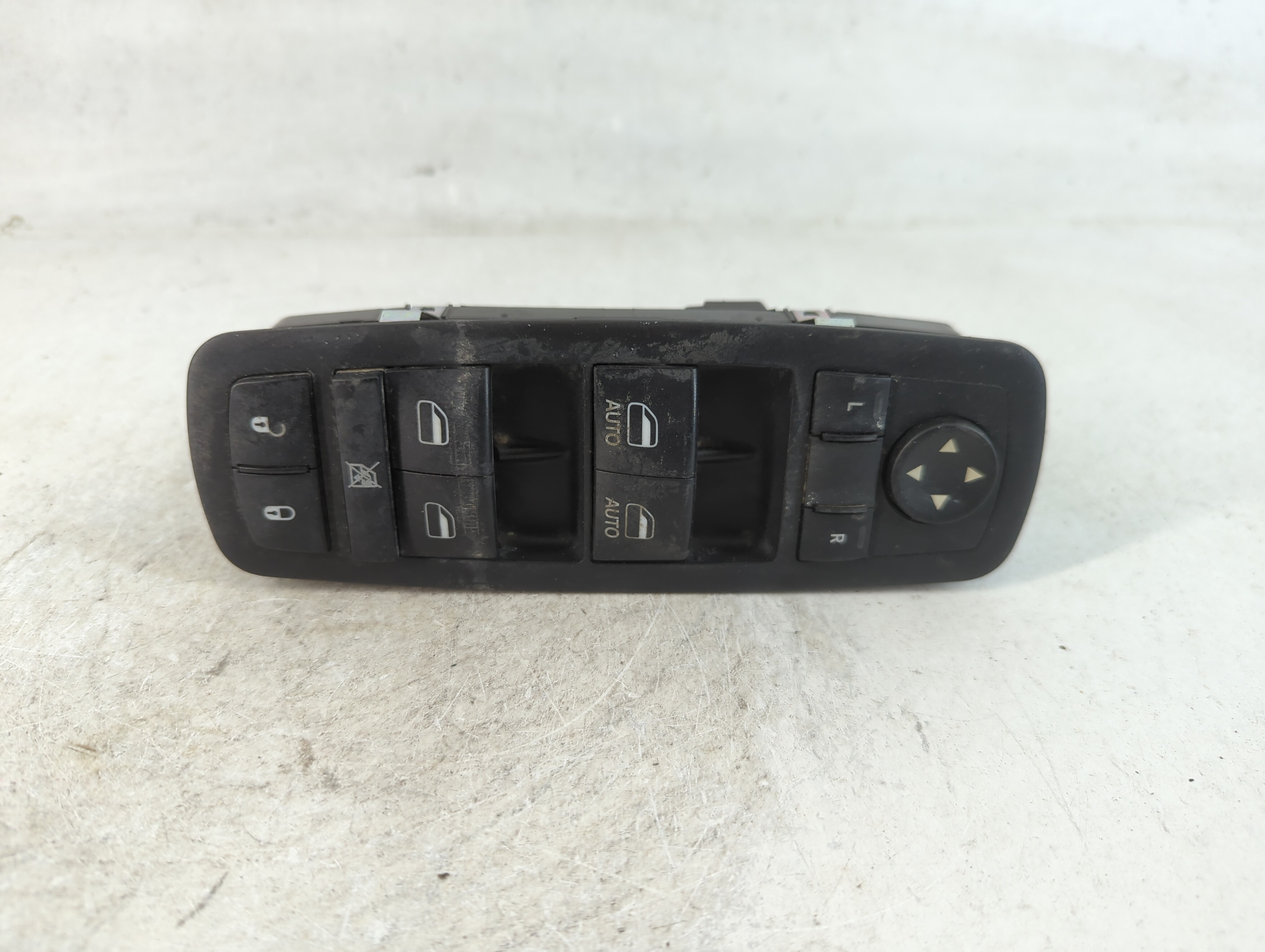 Picture of Dodge Caravan Driver Left Door Master Power Window Switch 68298871aa 798180