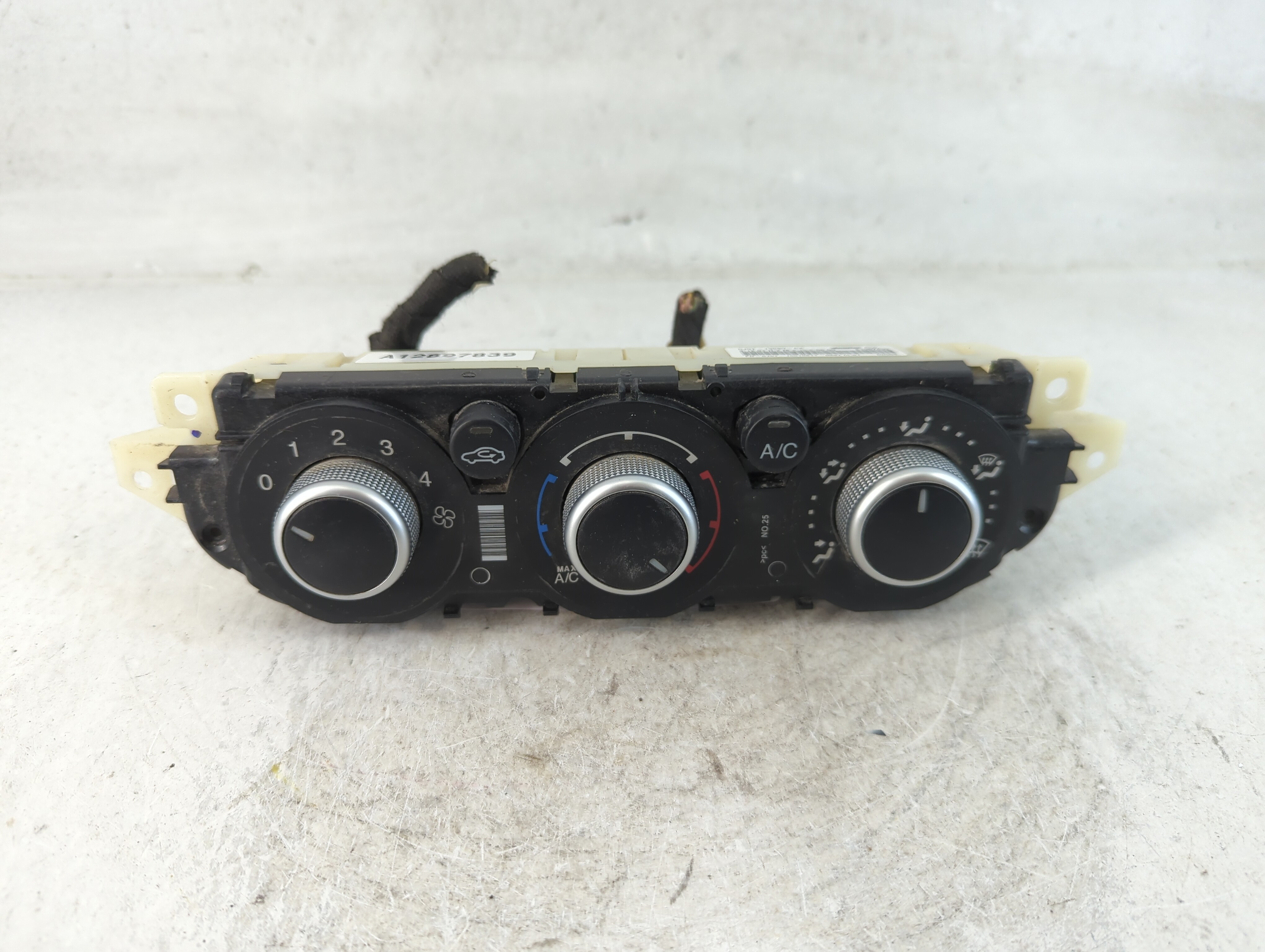 2013-2016 Ford Escape Ac Heater Climate Control Cj5t-19980-ck 798344 - Oemusedautoparts1.com