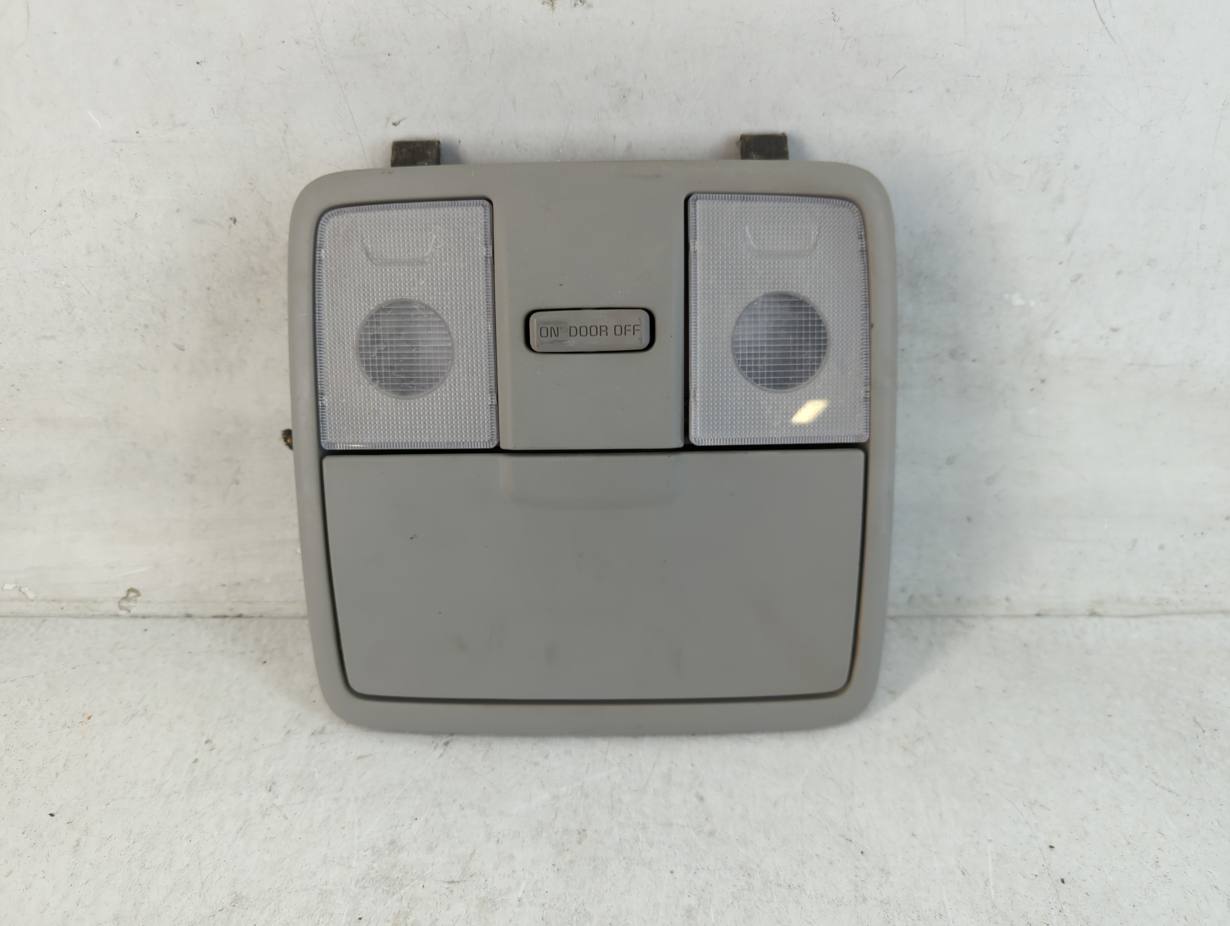 2016 Kia Forte Overhead Roof Console 798410 - Oemusedautoparts1.com