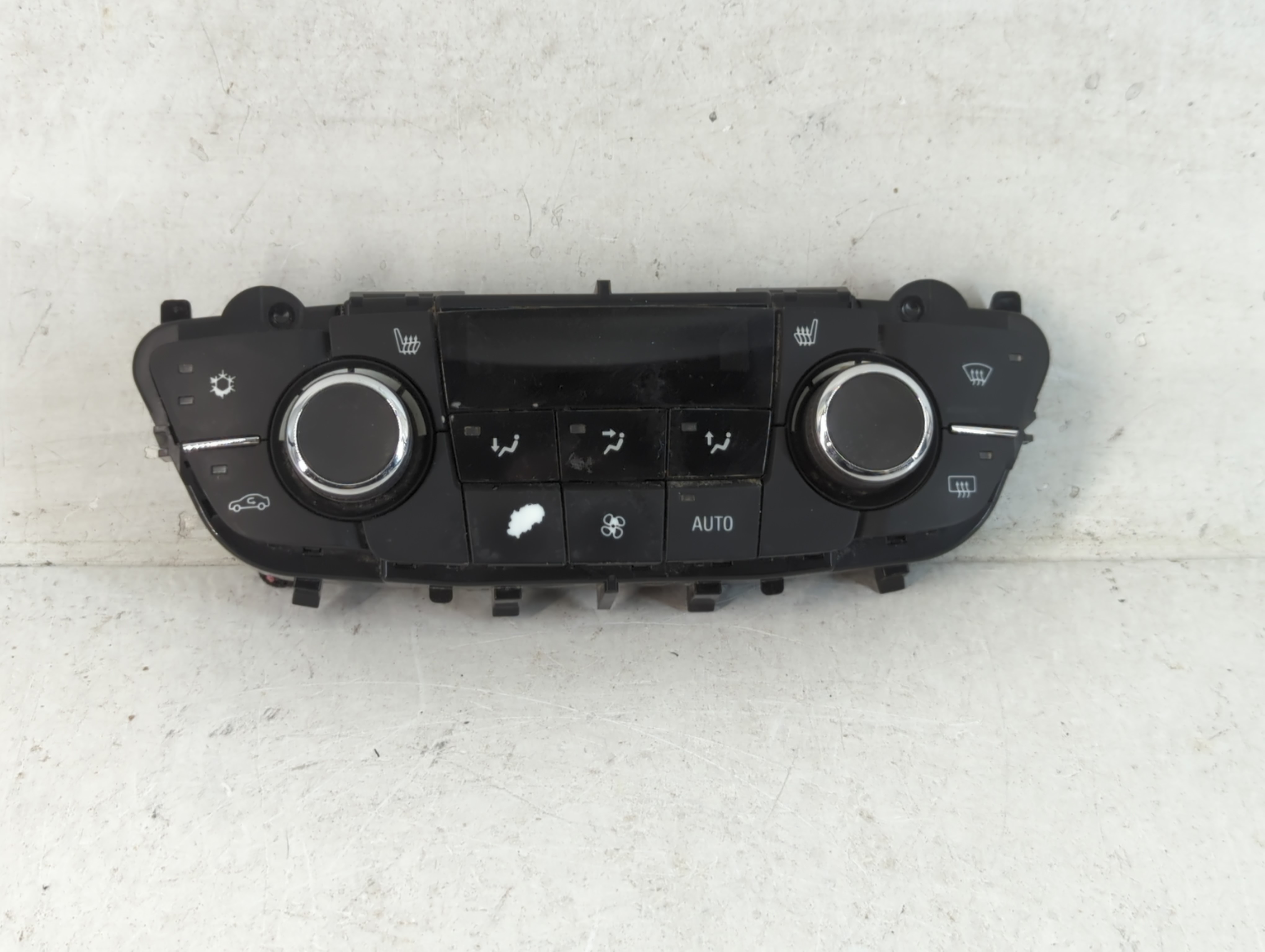 2012-2013 Buick Regal Ac Heater Climate Control 25951146 798487 - Oemusedautoparts1.com