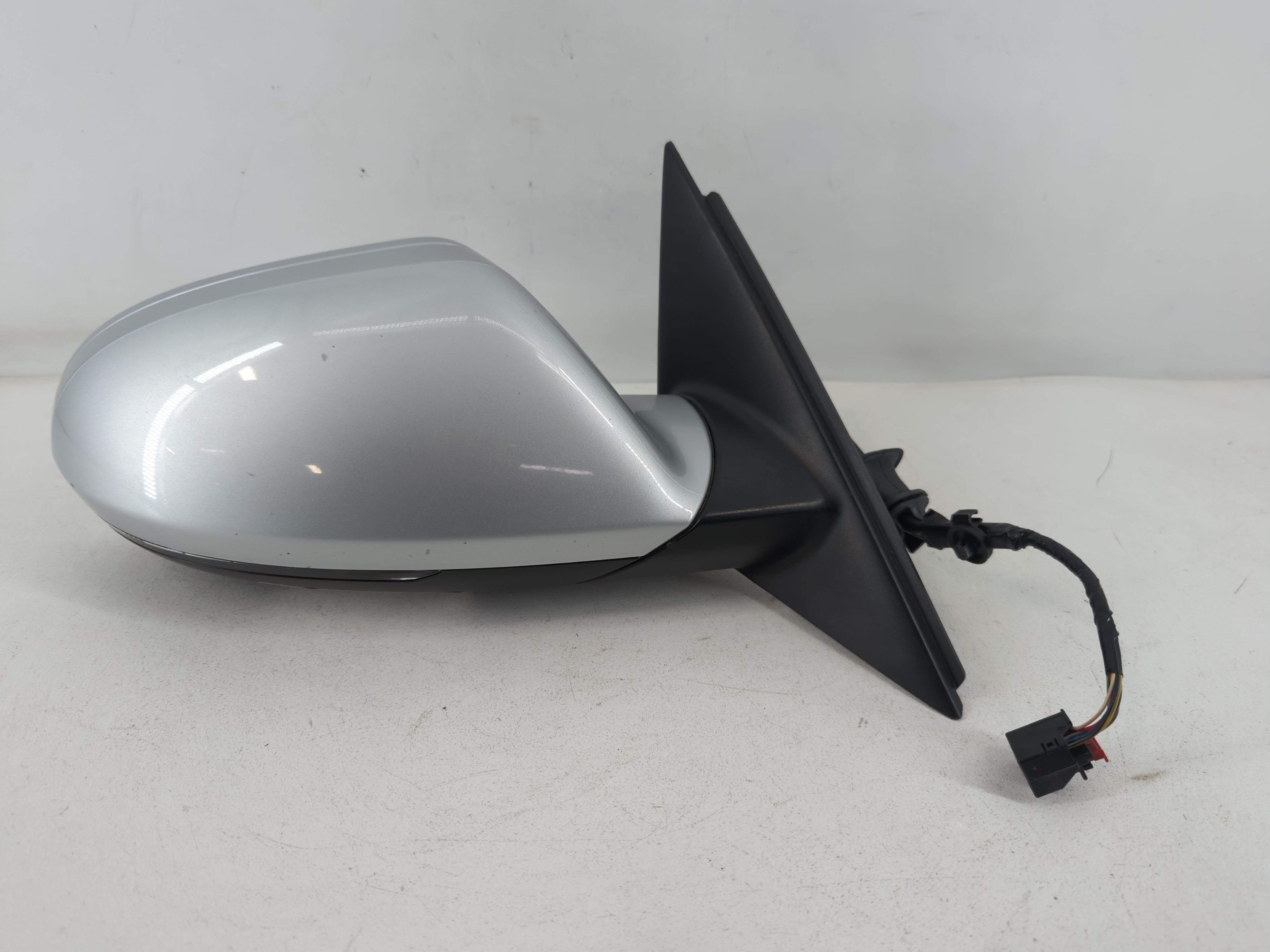 2014-2018 Audi A6 Passenger Right Side View Power Door Mirror Silver 798672 - Oemusedautoparts1.com