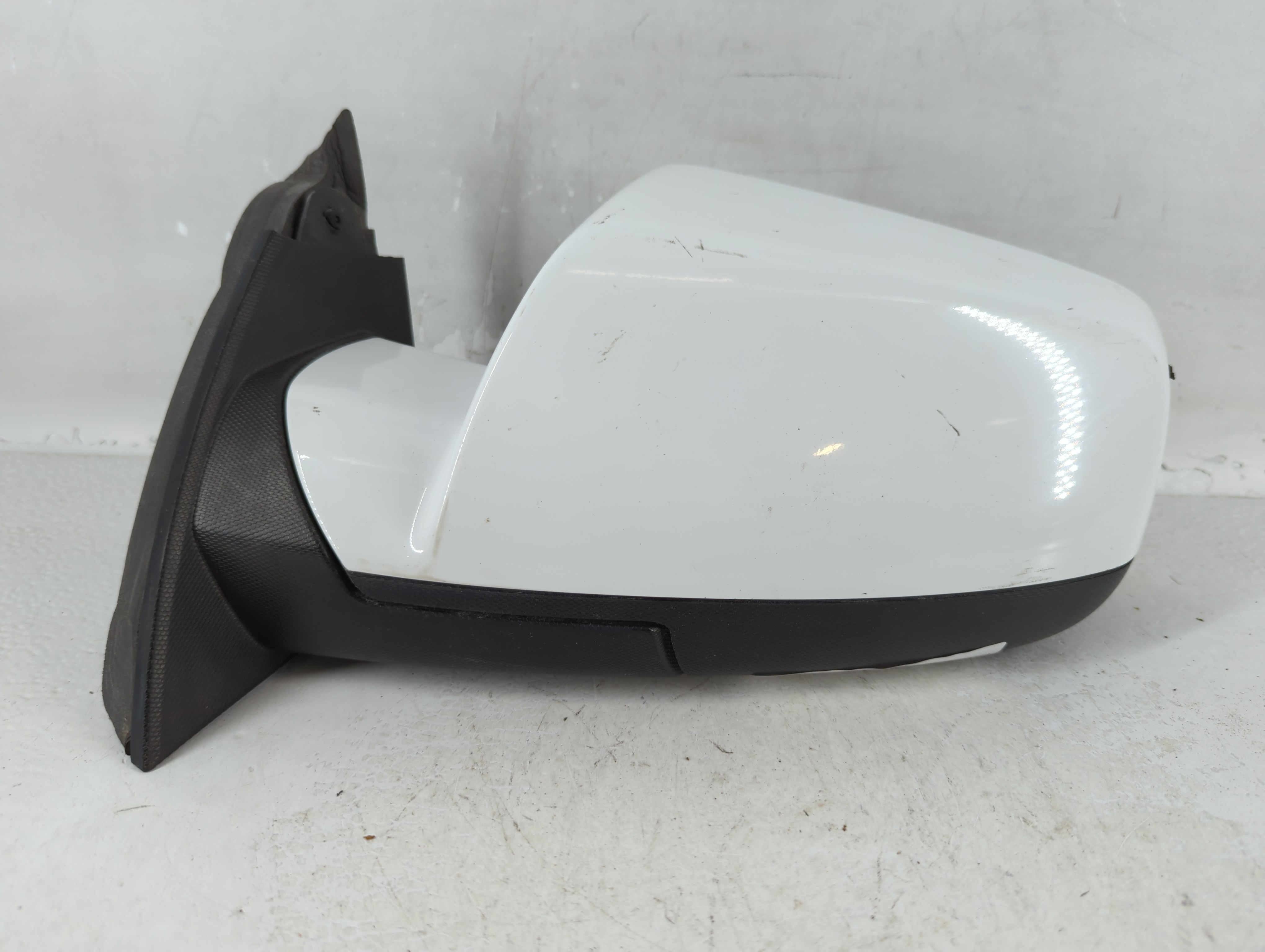 2011-2014 Chevrolet Equinox Driver Left Side View Power Door Mirror White 798736 - Oemusedautoparts1.com