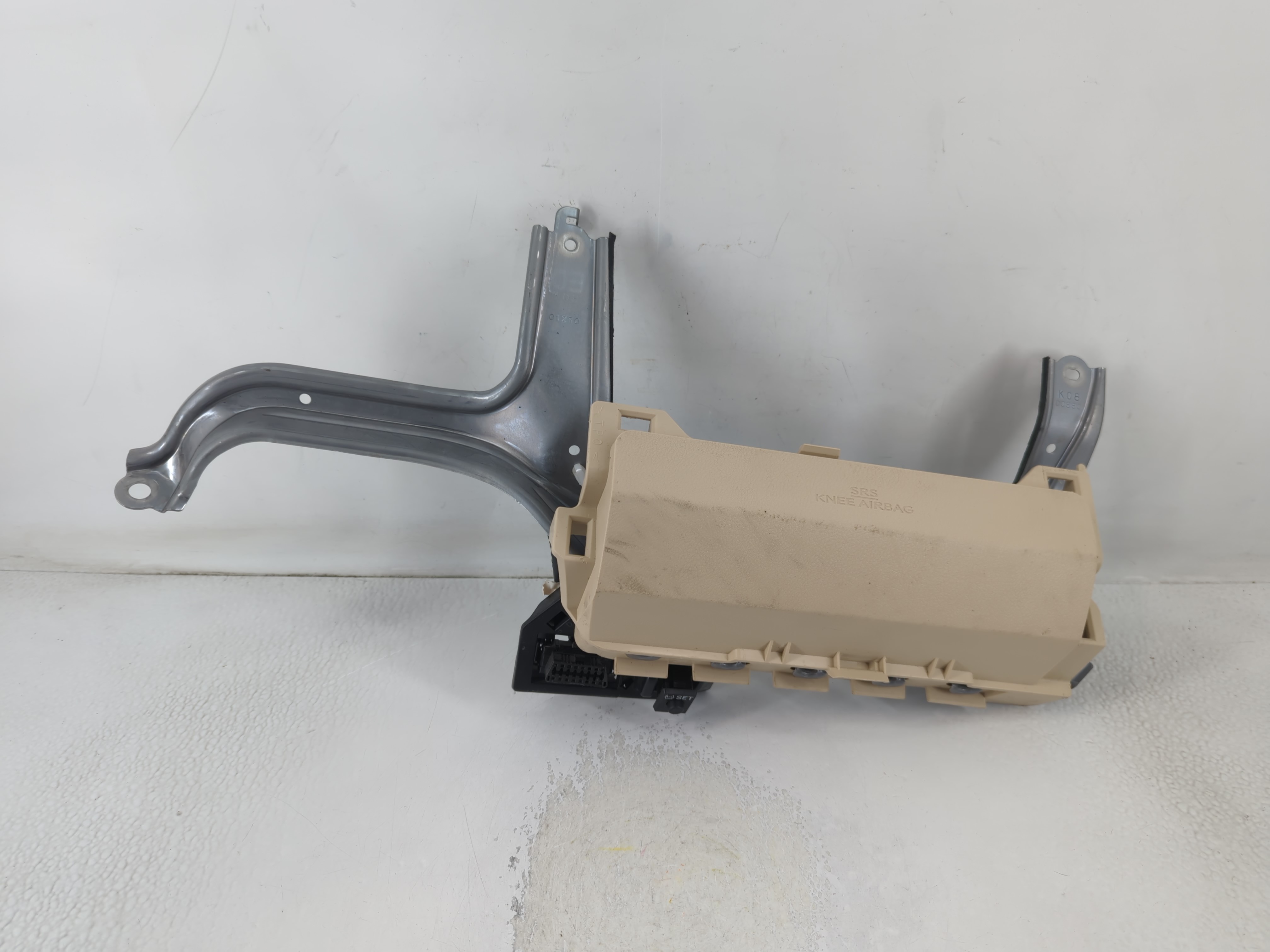 2013-2015 Lexus Es350 Air Bag Driver Left Knee Oem 798801 - Oemusedautoparts1.com