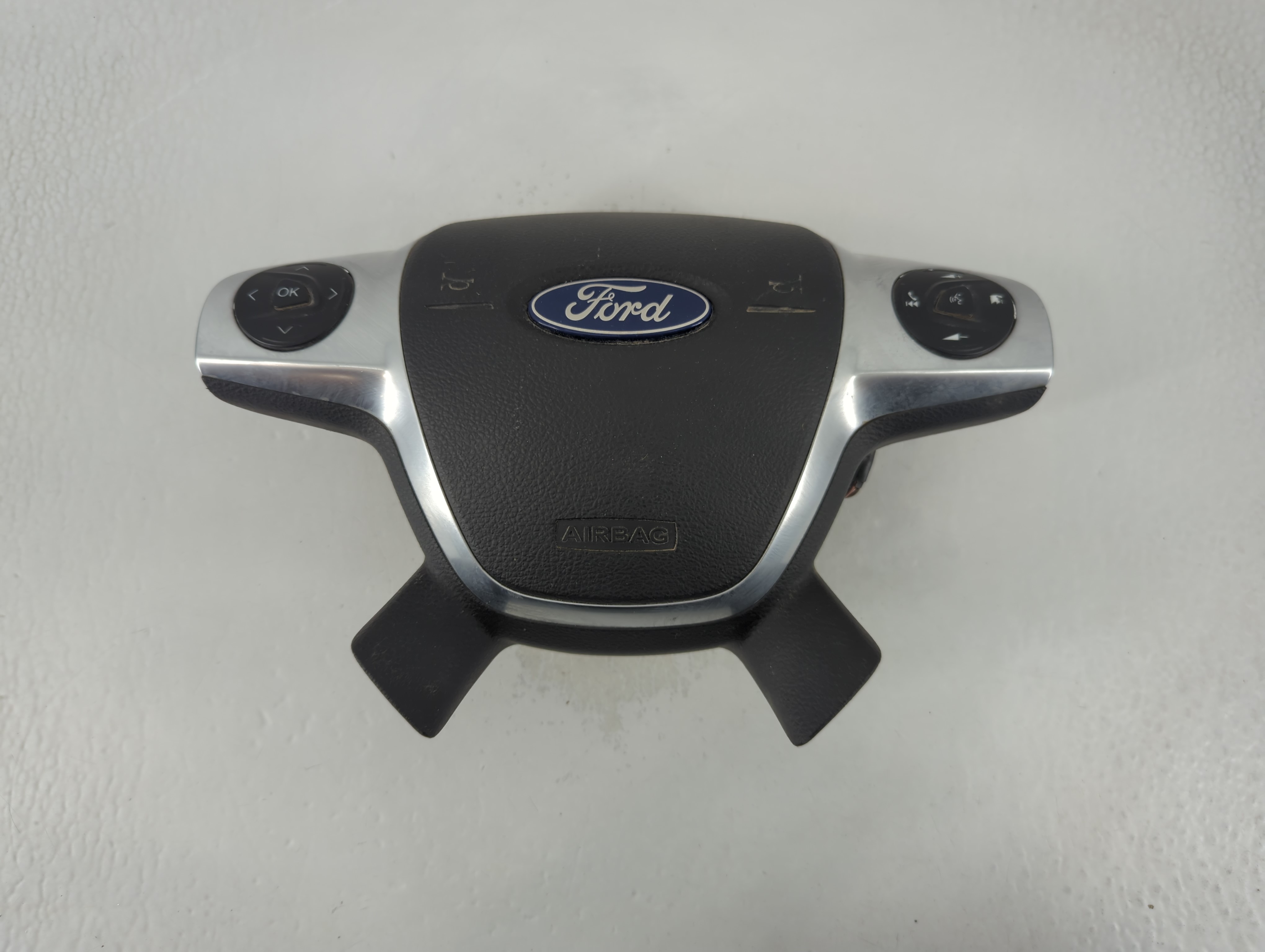 2015-2016 Ford Escape Air Bag Driver Left Steering Wheel Mounted 798809 - Oemusedautoparts1.com