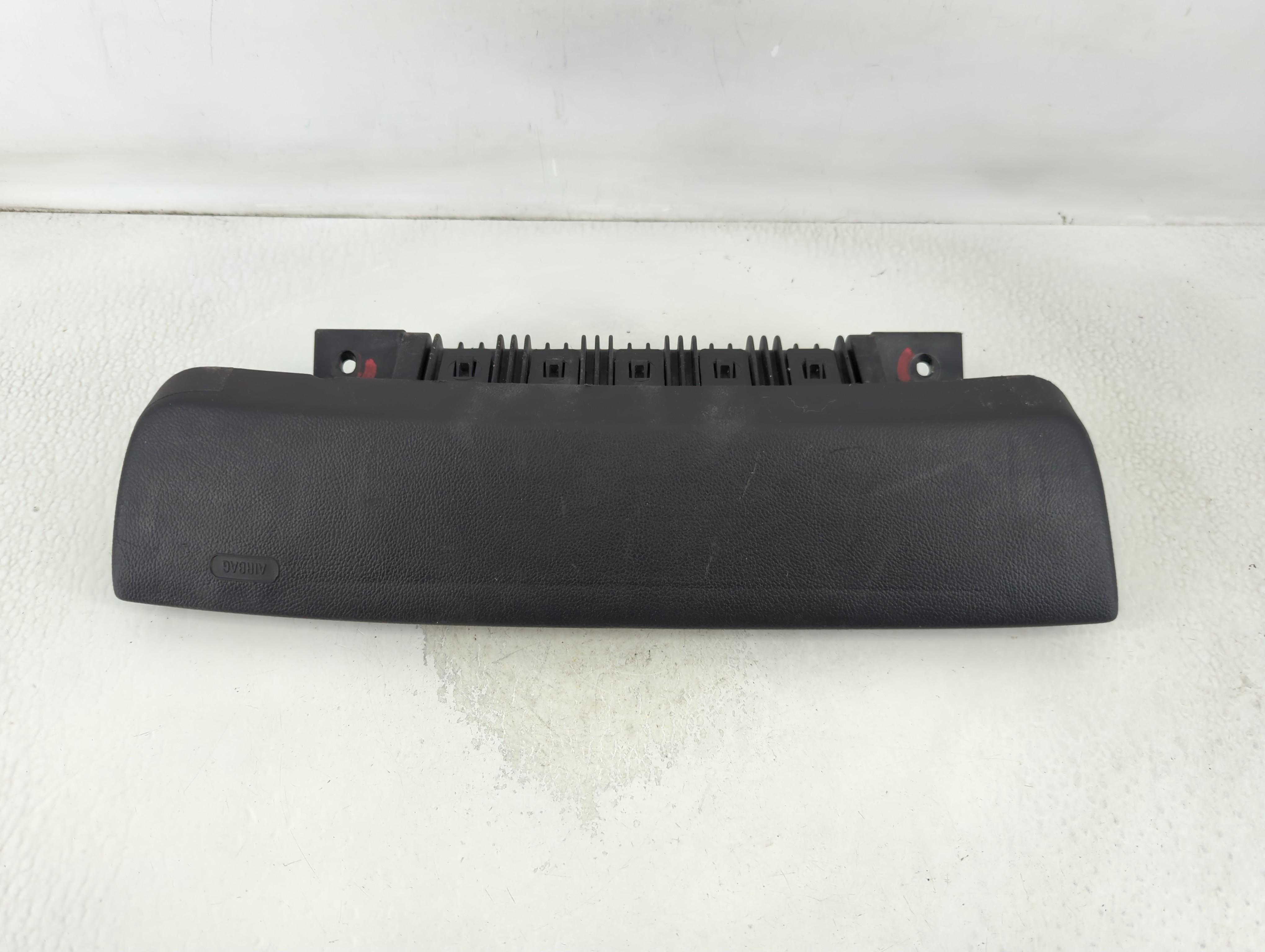2012-2019 Chevrolet Sonic Air Bag Passenger Right Knee Oem 798859 - Oemusedautoparts1.com