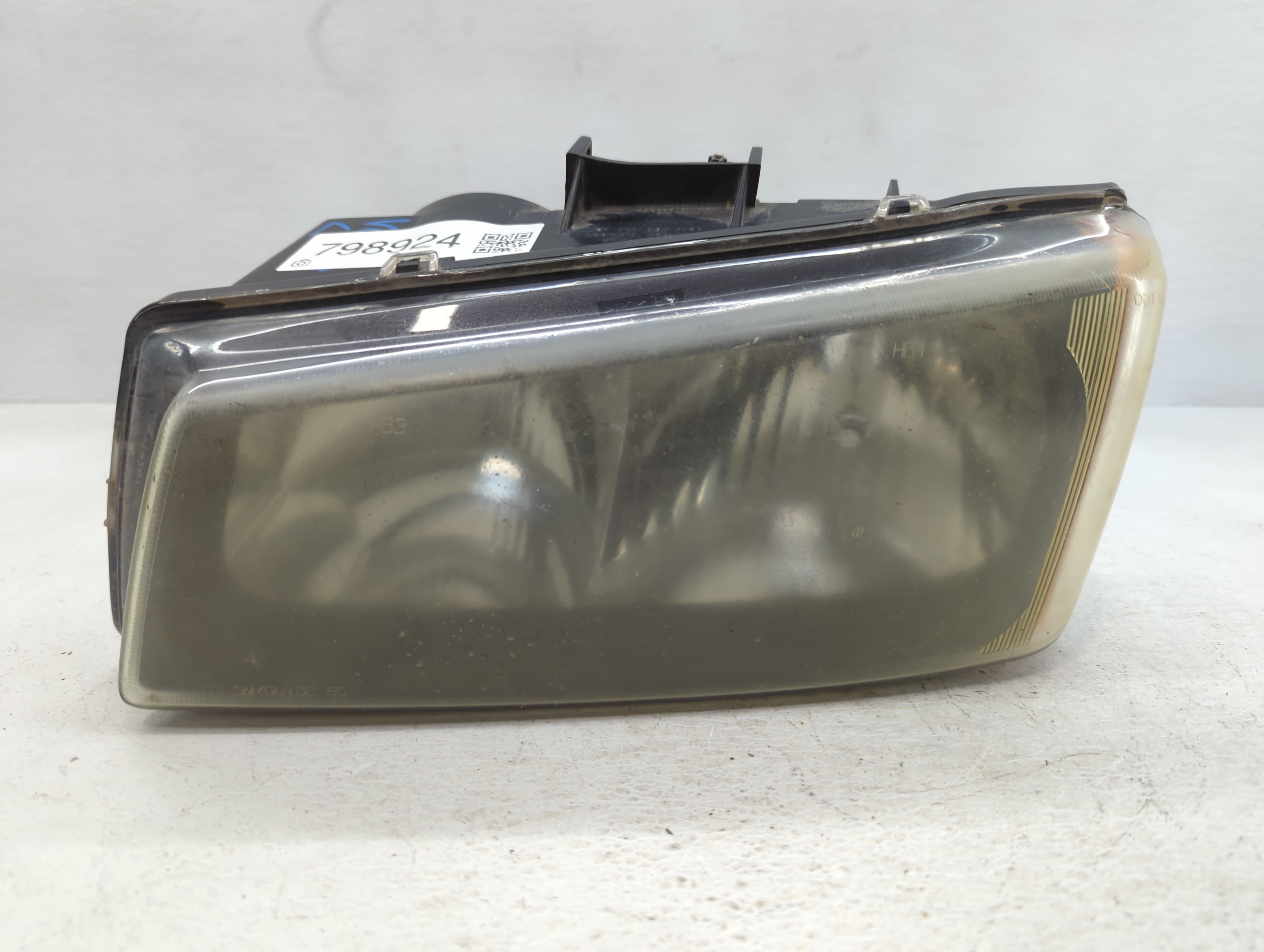 2005 Chevrolet Silverado 1500 Driver Left Oem Head Light Headlight Lamp 798924 - Oemusedautoparts1.com