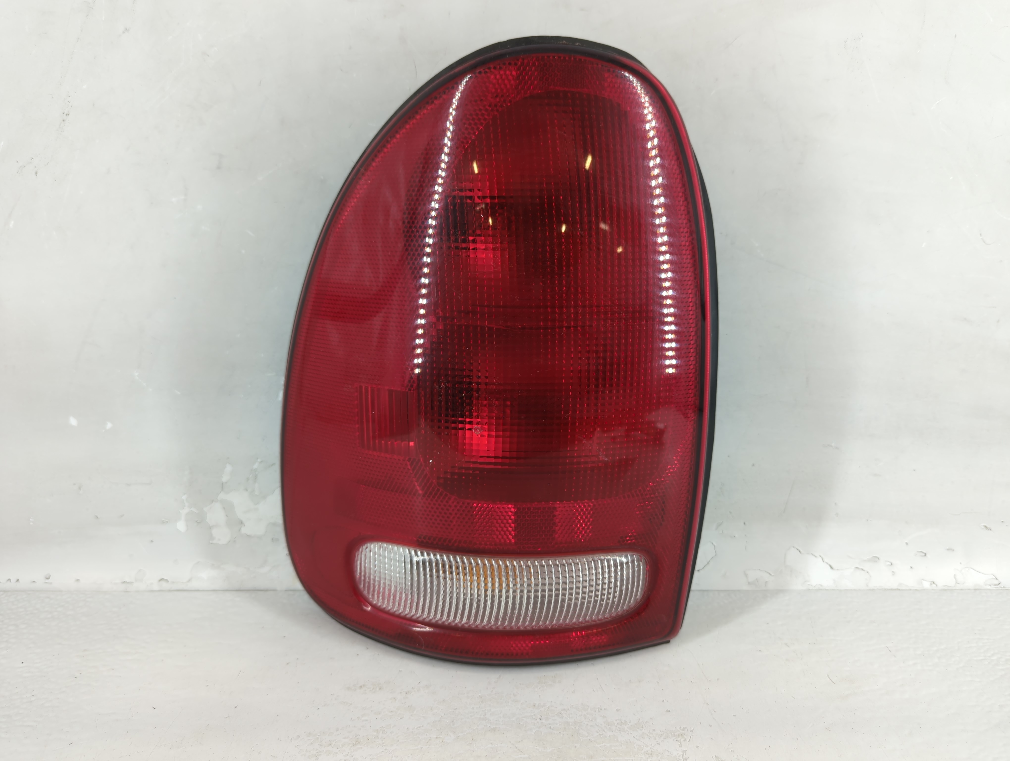 Picture of 1996-2000 Dodge Caravan Driver Left Side Tail Light Taillight Oem 798995