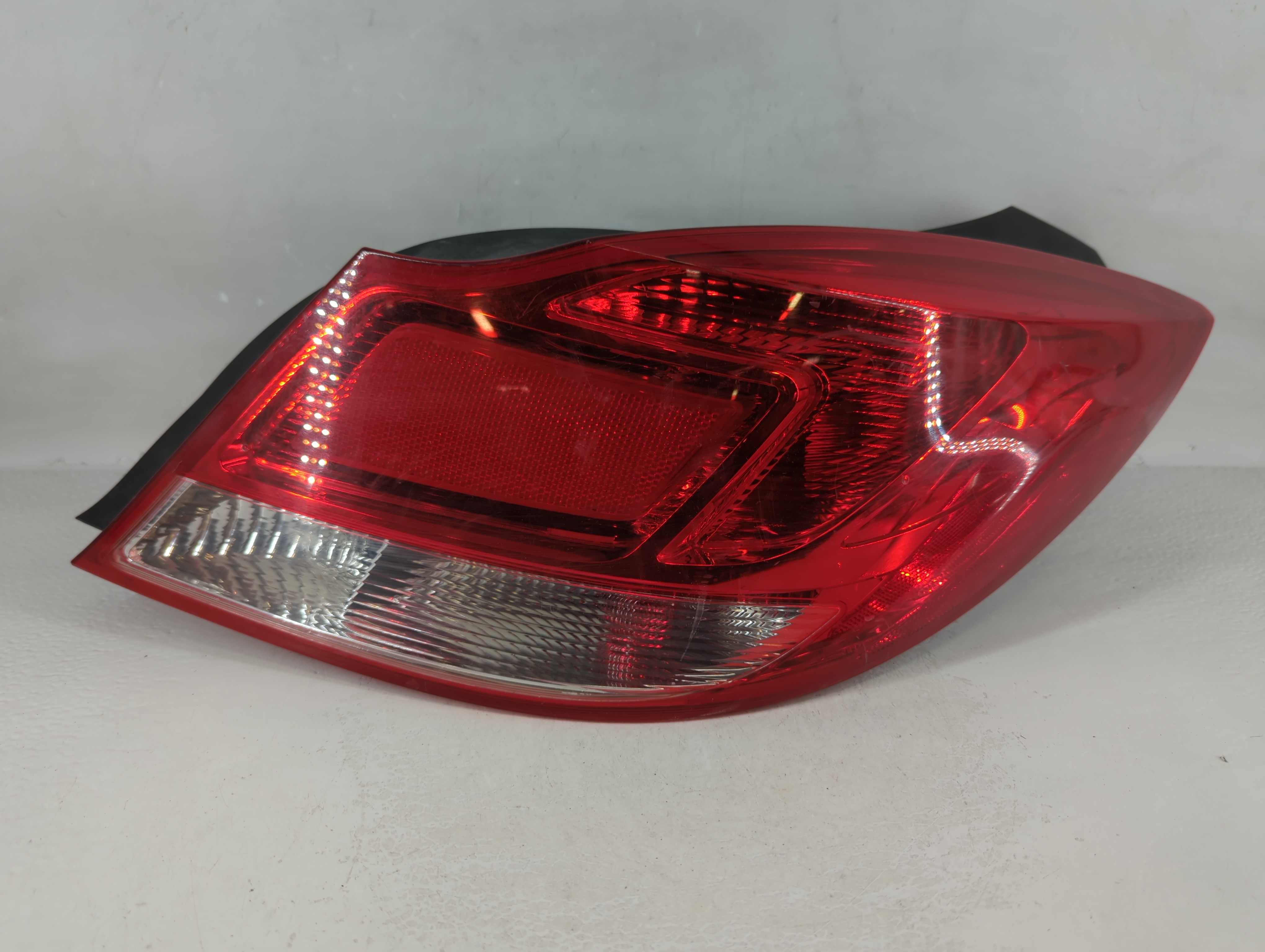 Picture of 2011-2013 Buick Regal Passenger Right Side Tail Light Taillight Oem 799016