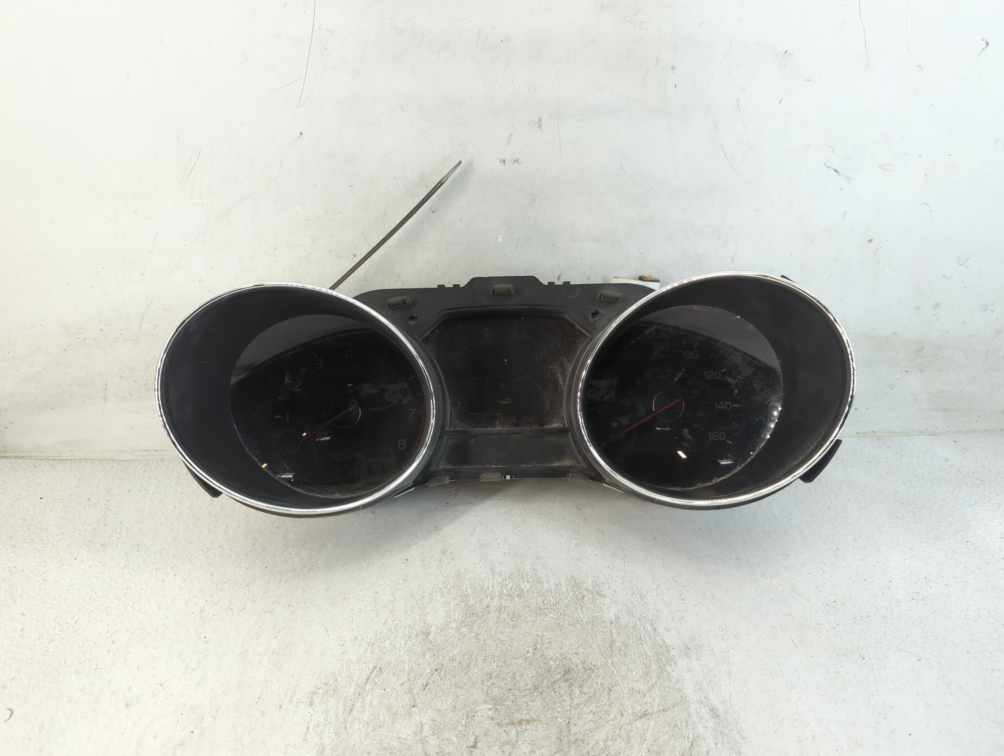 2015-2016 Kia Sedona Speedometer Instrument Cluster Gauges 94017-a9051 799220 - Oemusedautoparts1.com