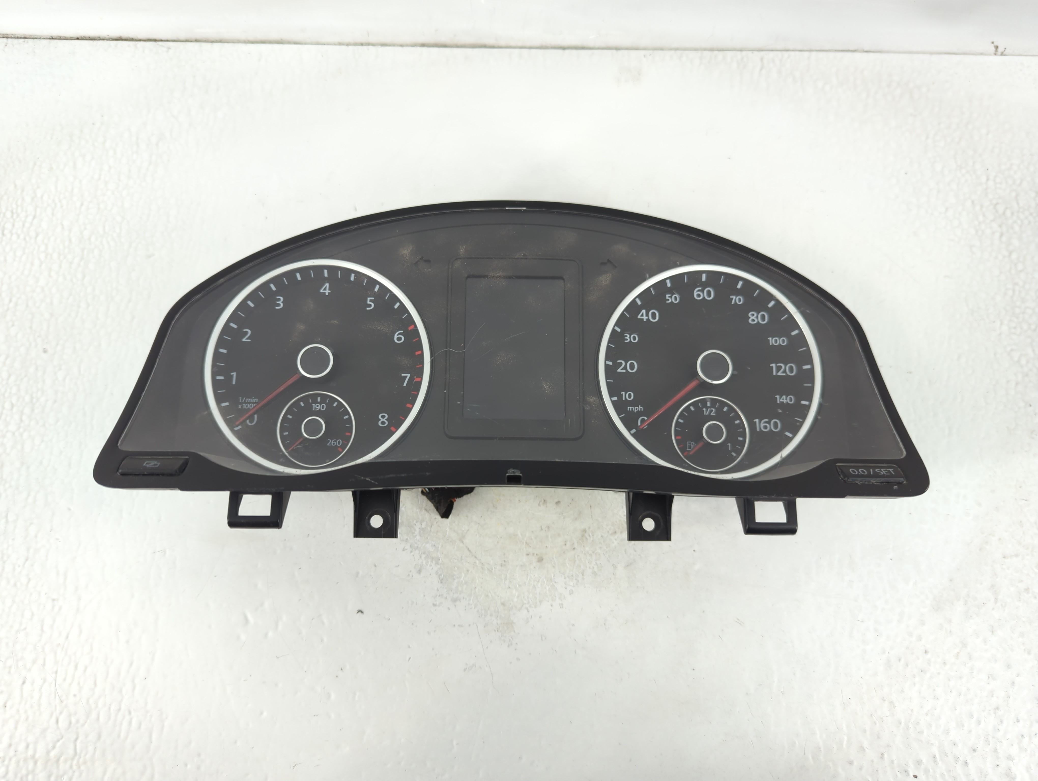 Picture of 2011-2011 Volkswagen Tiguan Speedometer Instrument Cluster Gauges 799232