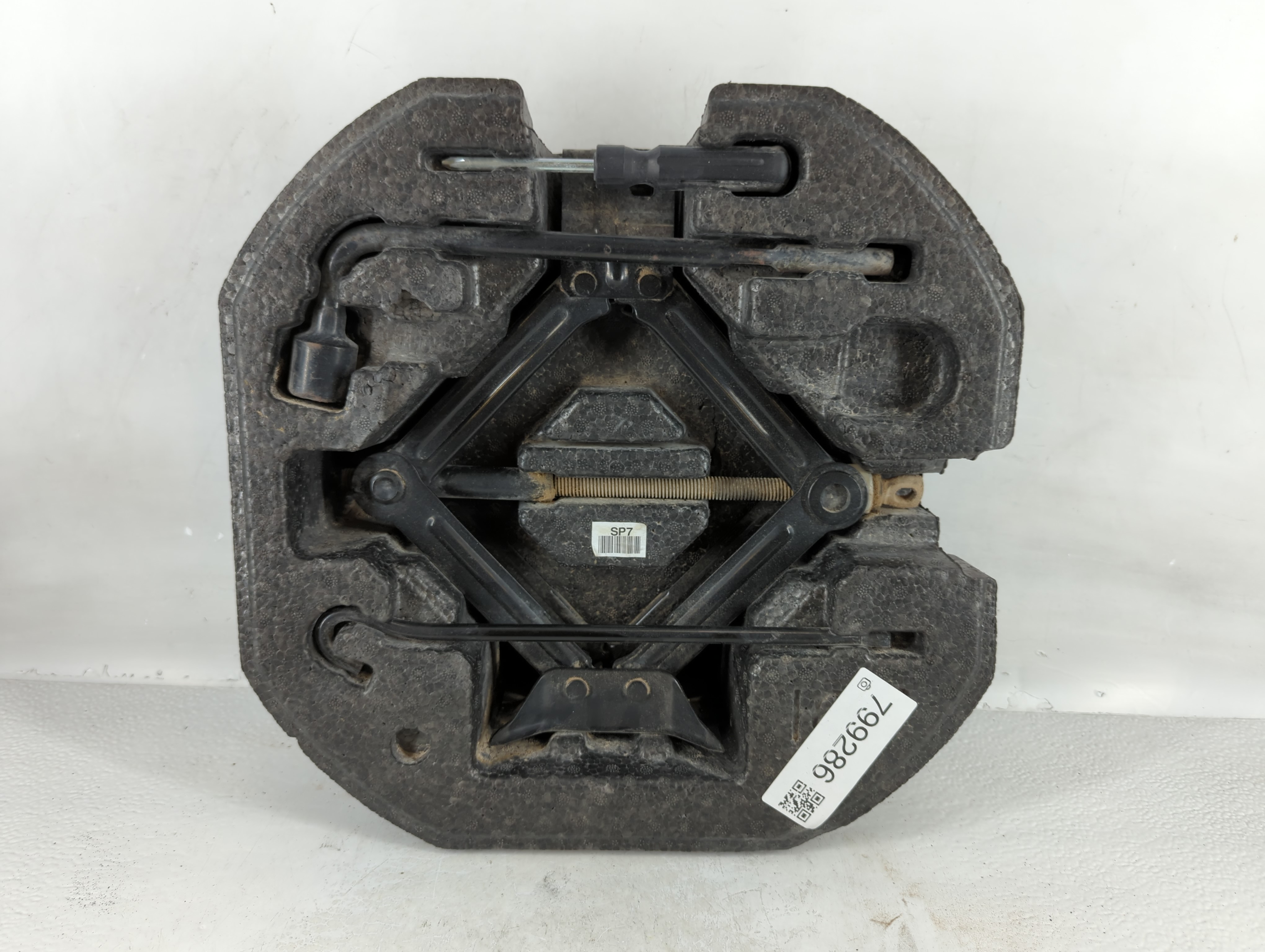 2018 Hyundai Kona Spare Scissor Car Jack 799286 - Oemusedautoparts1.com