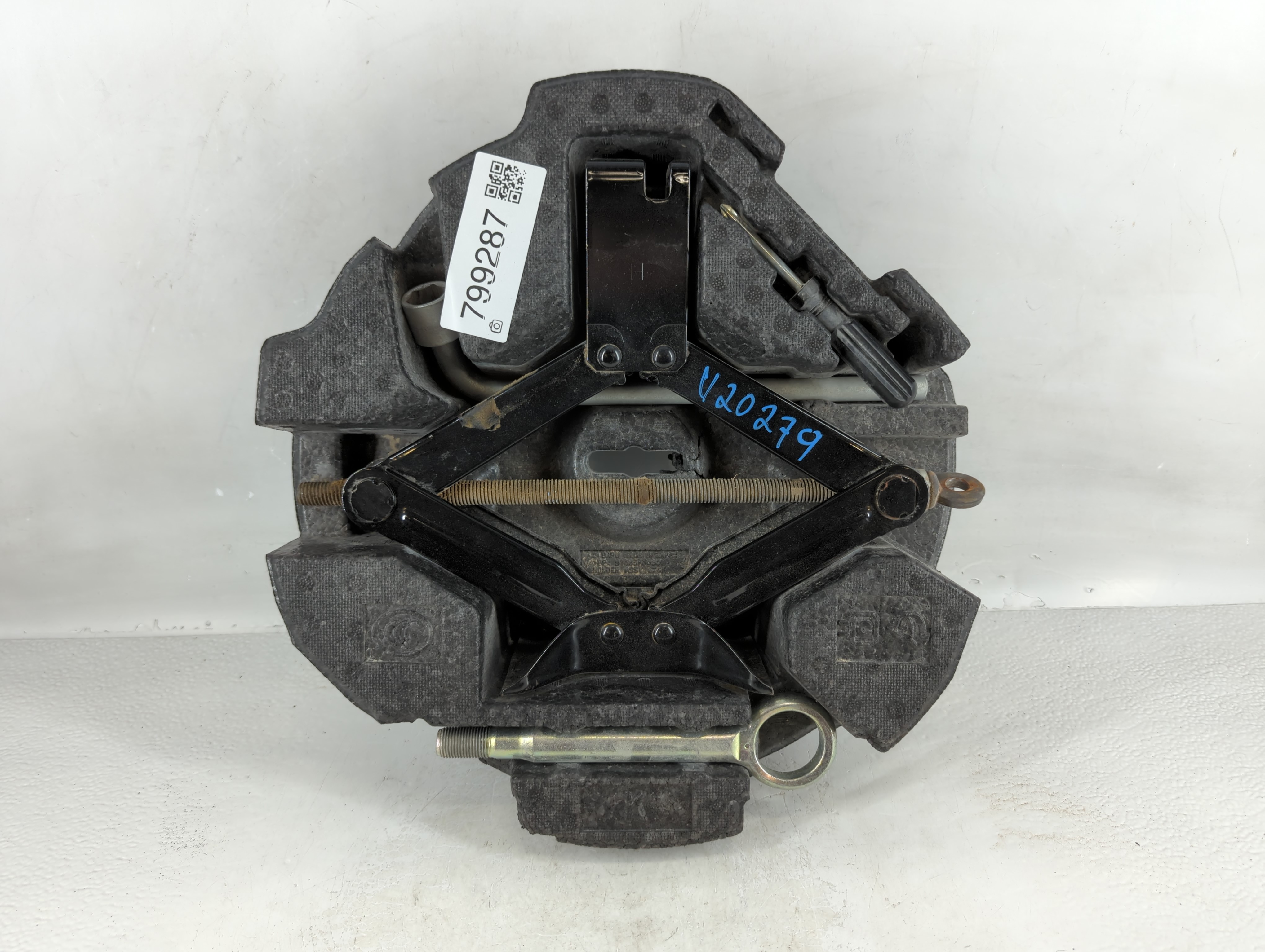 2018 Subaru Crosstrek Spare Scissor Car Jack 799287 - Oemusedautoparts1.com